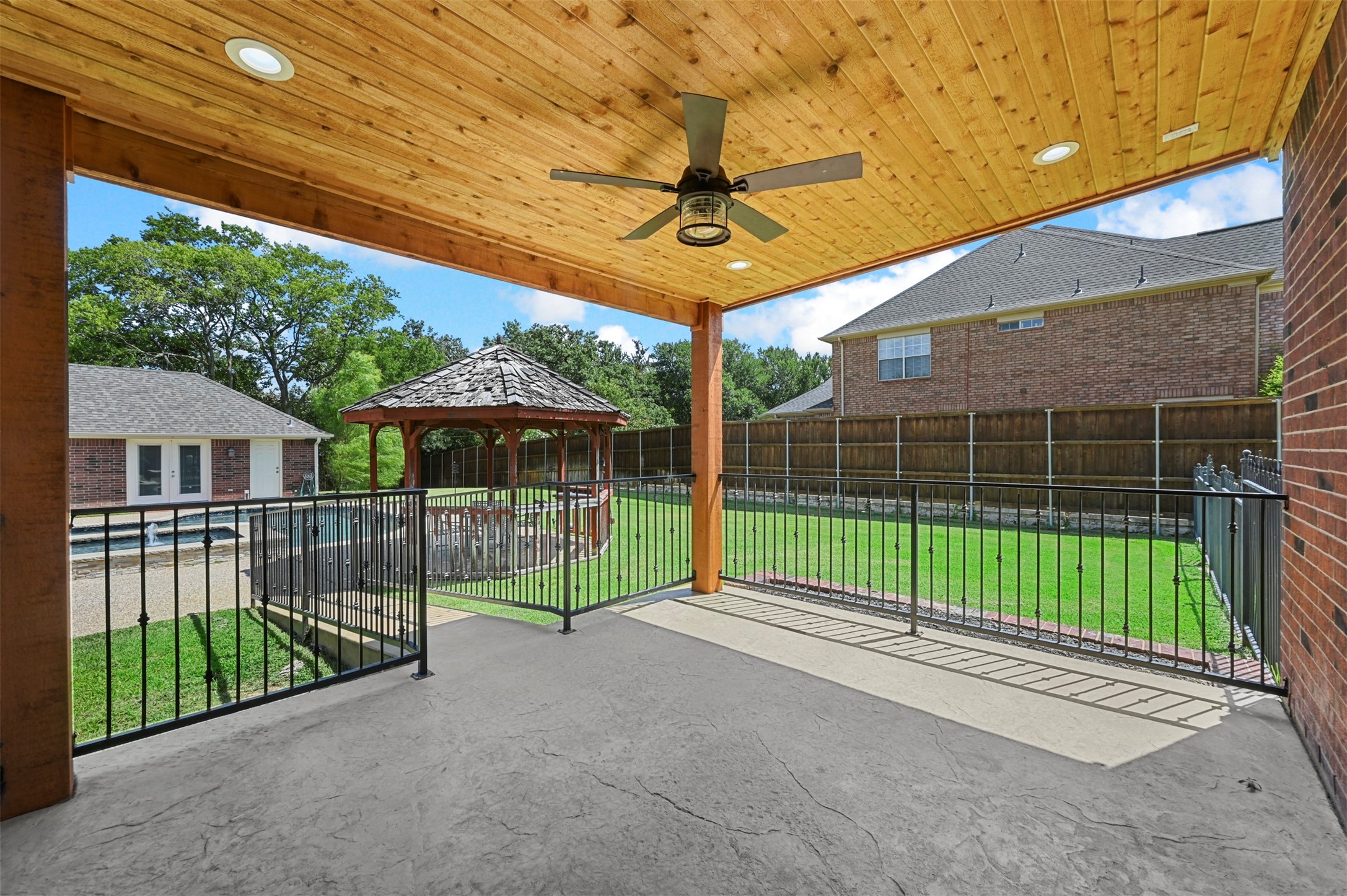 1808 Redwing Court