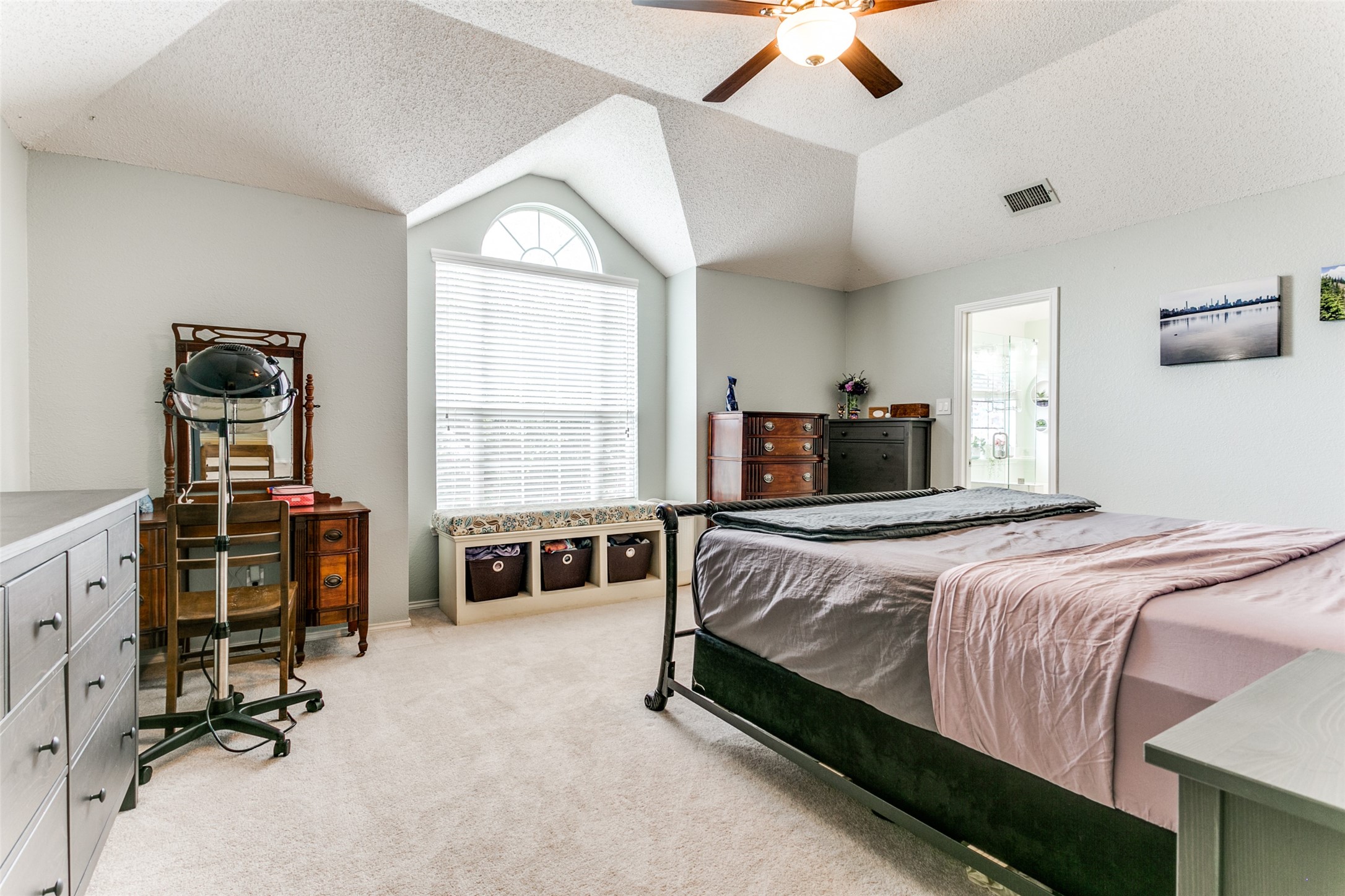 2208 Ellis Drive