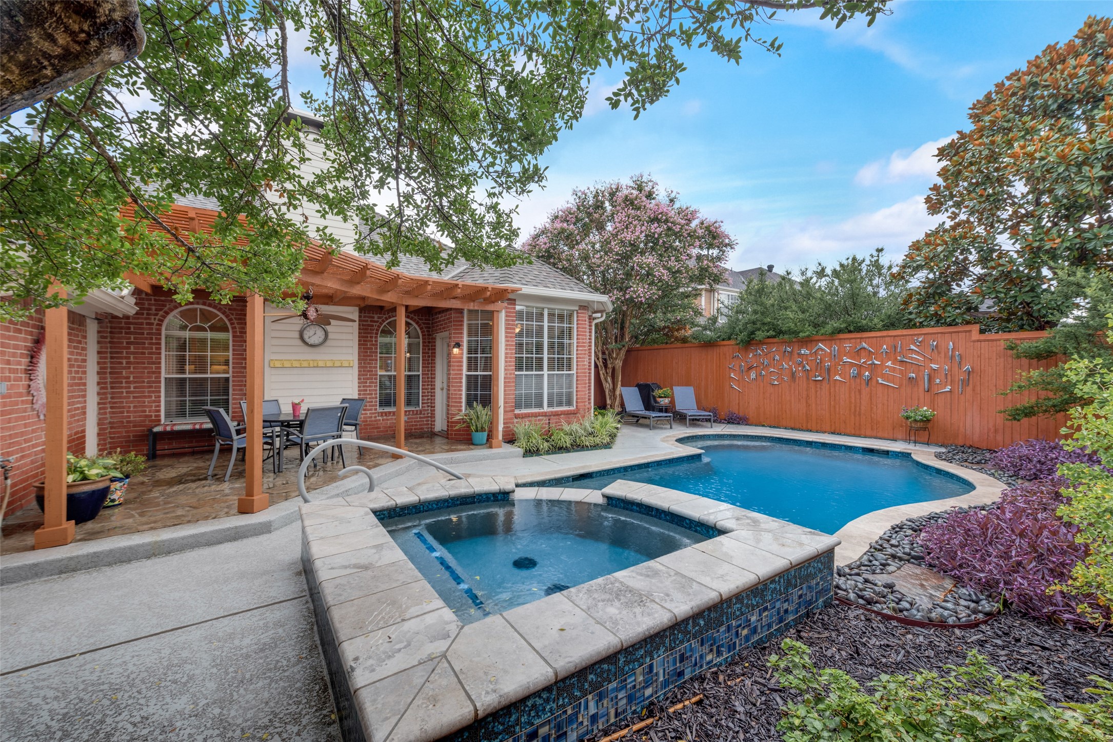 7004 Vancouver Drive