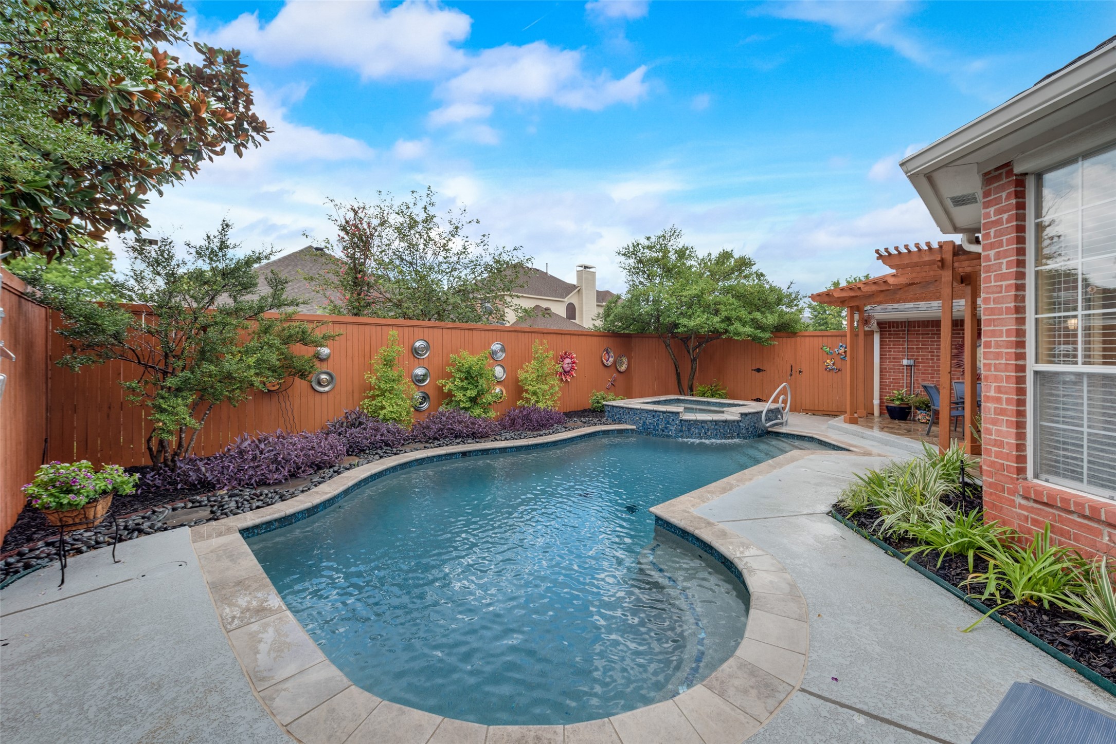 7004 Vancouver Drive