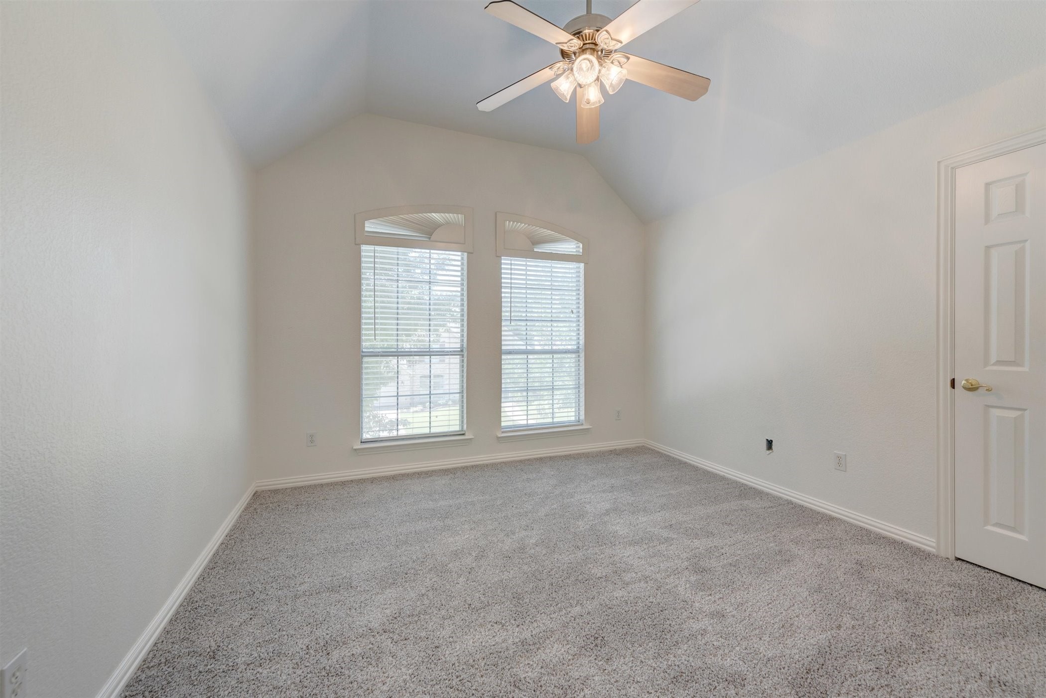 1404 Clearwater Court