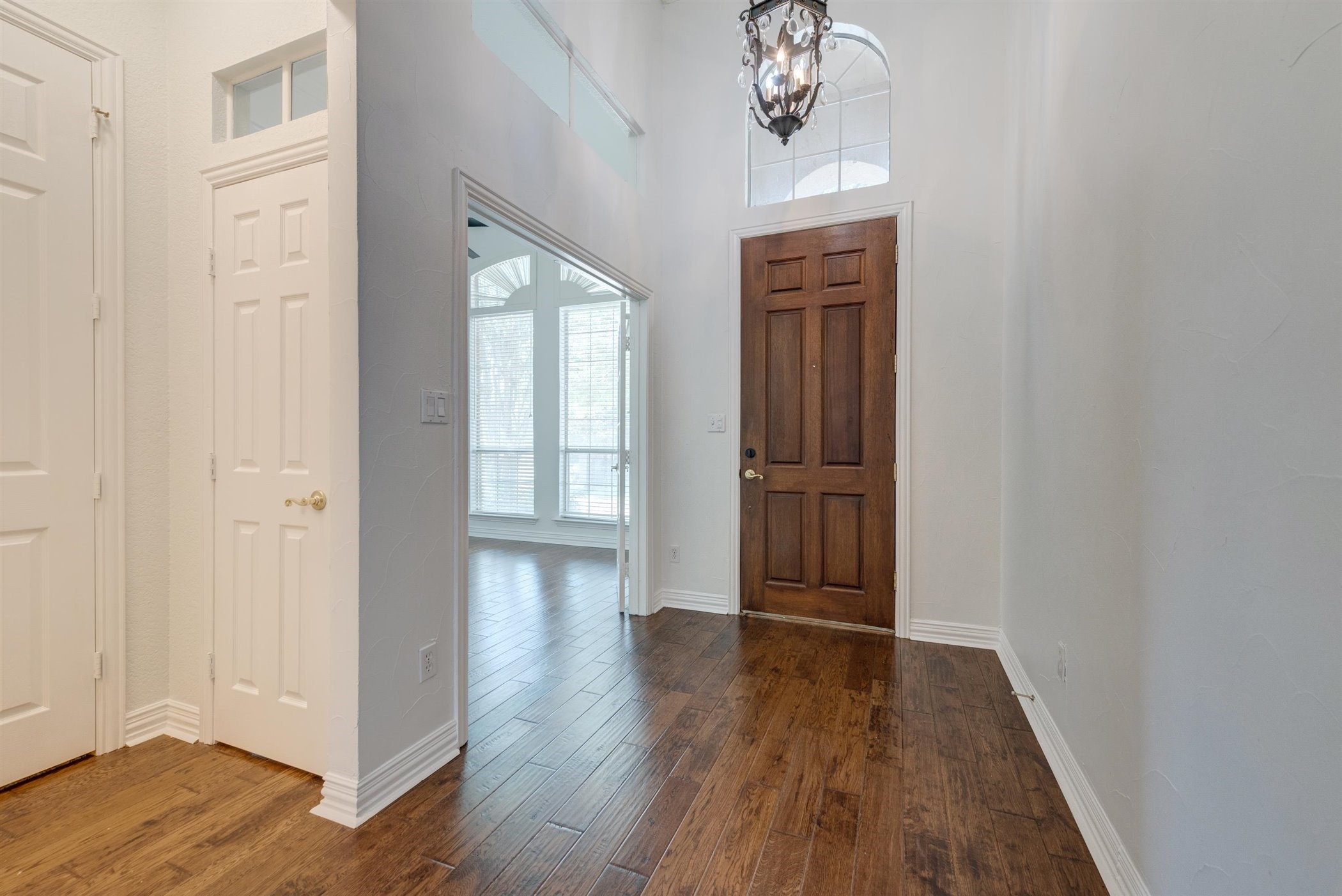 1404 Clearwater Court