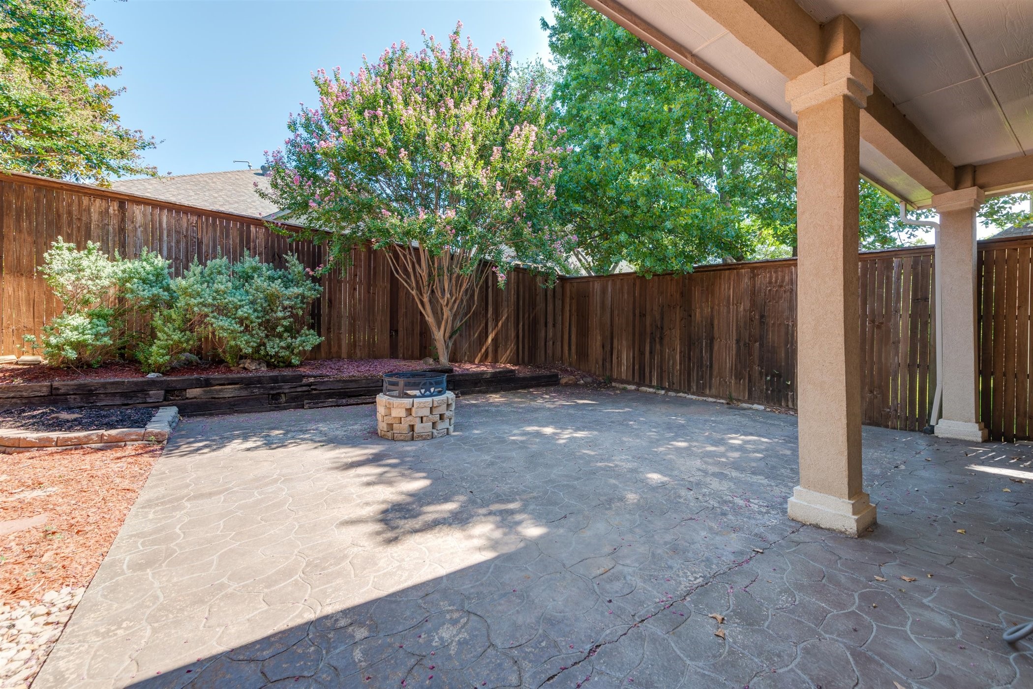 1404 Clearwater Court