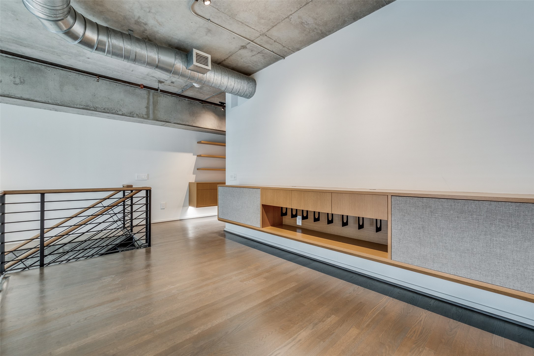 1999 Mckinney Avenue 803