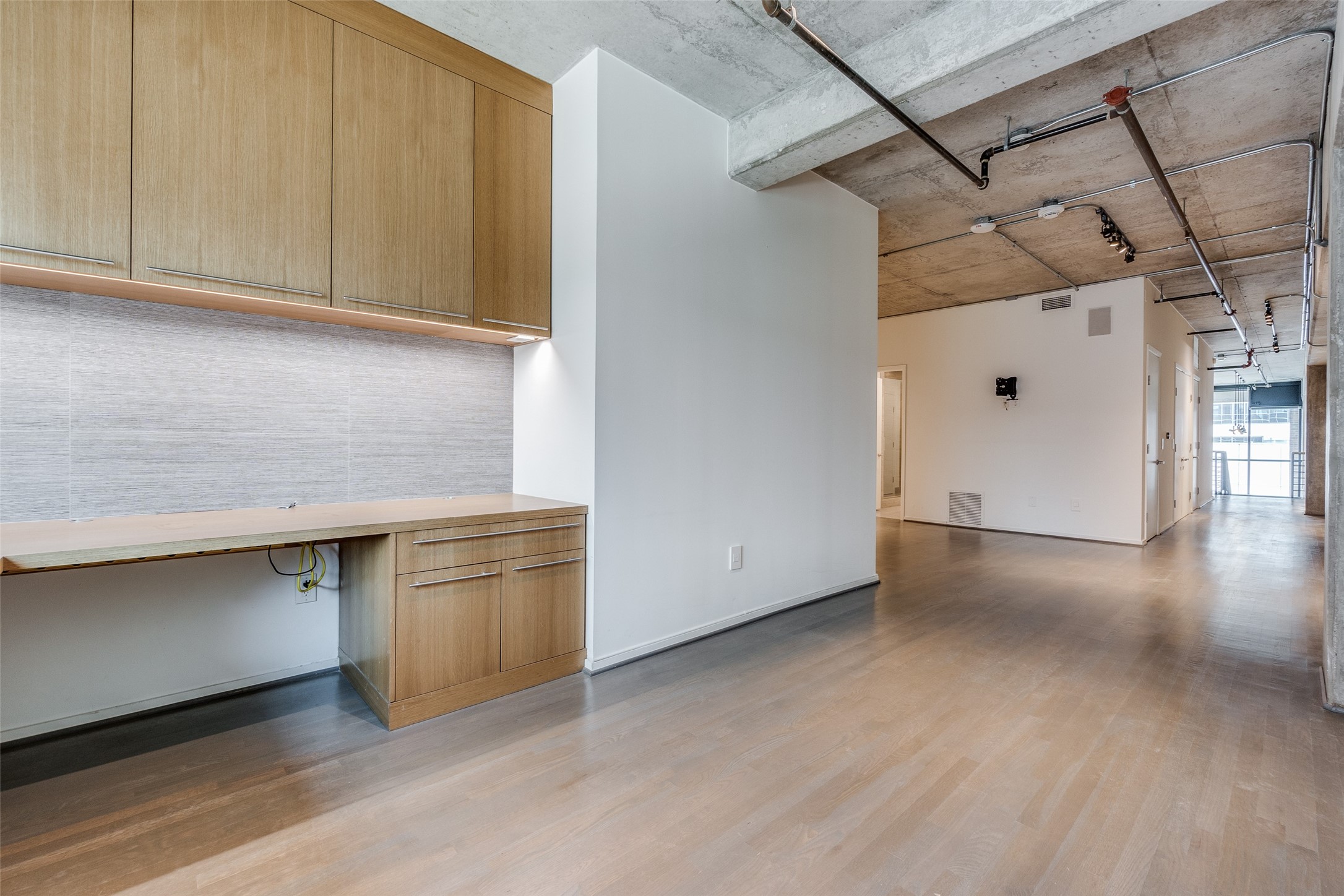 1999 Mckinney Avenue 803