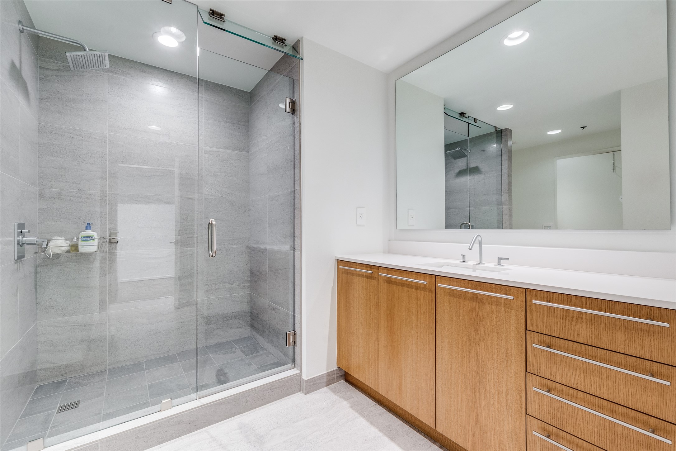 1999 Mckinney Avenue 803