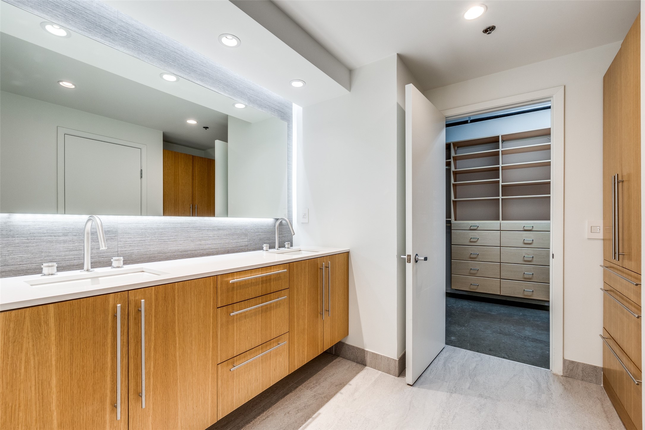1999 Mckinney Avenue 803