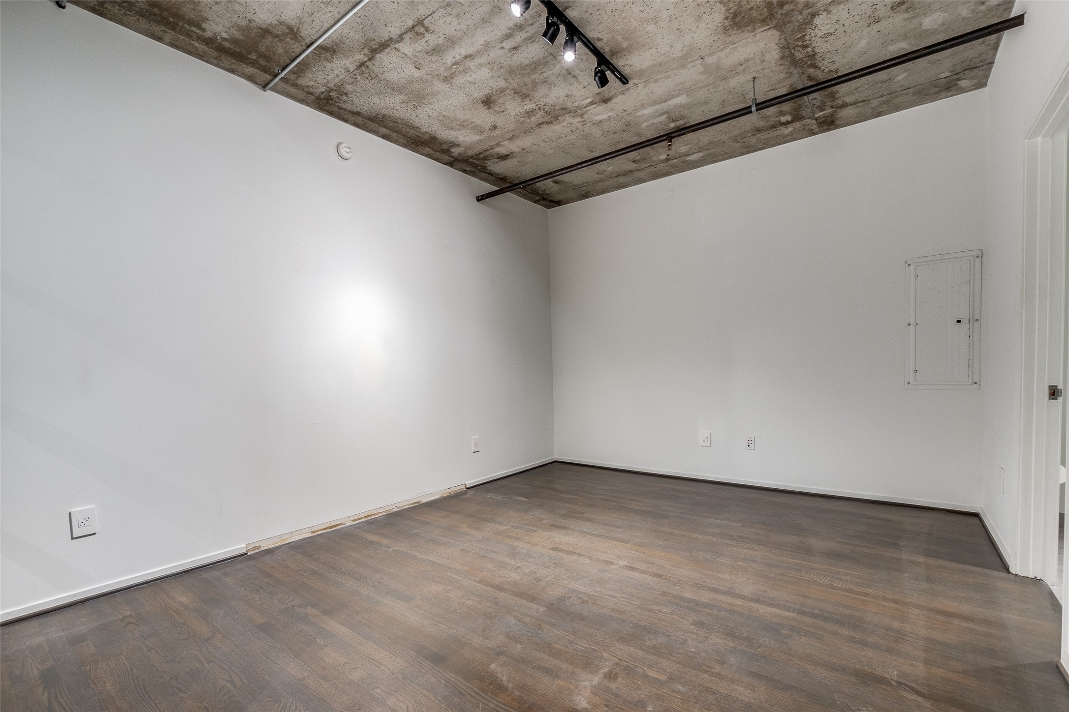 1999 Mckinney Avenue 803