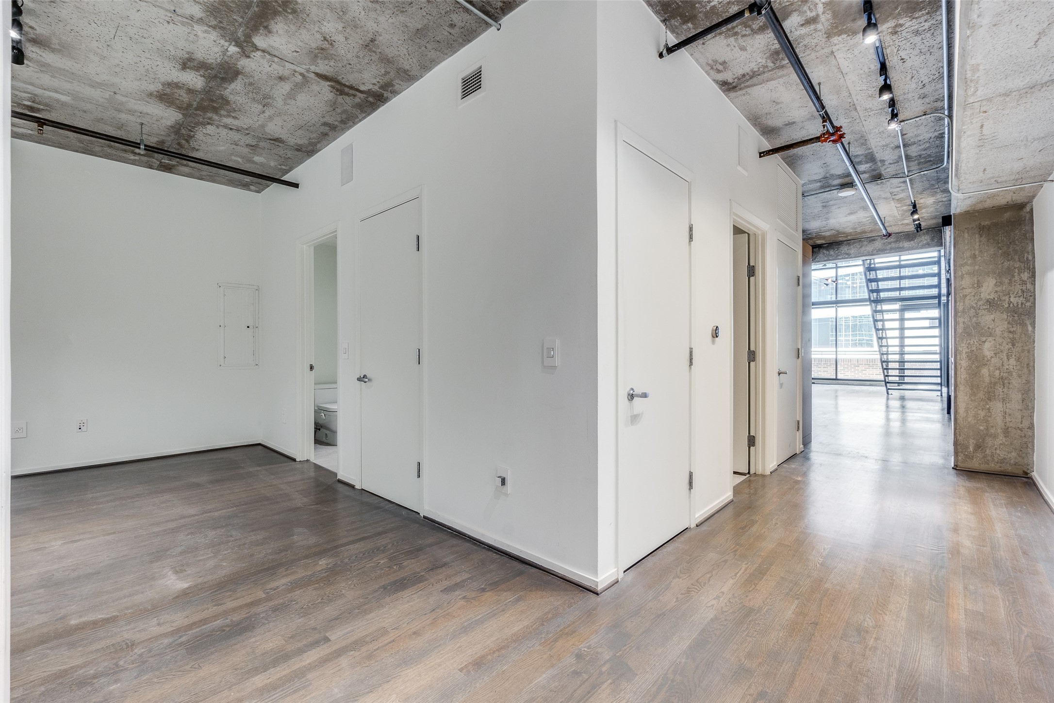 1999 Mckinney Avenue 803