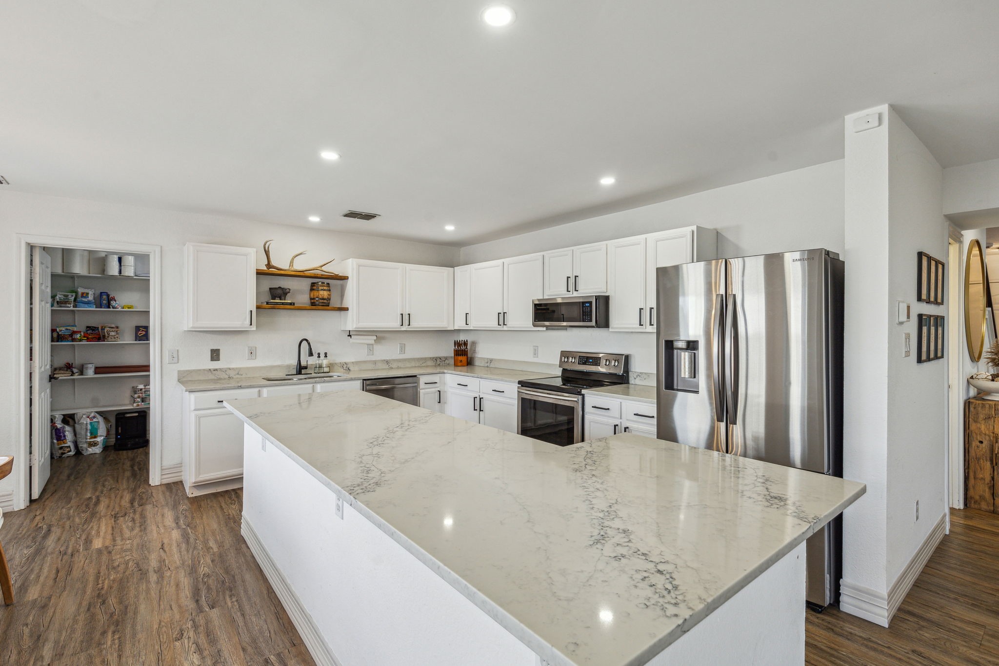 6608 Canyon Oak Drive