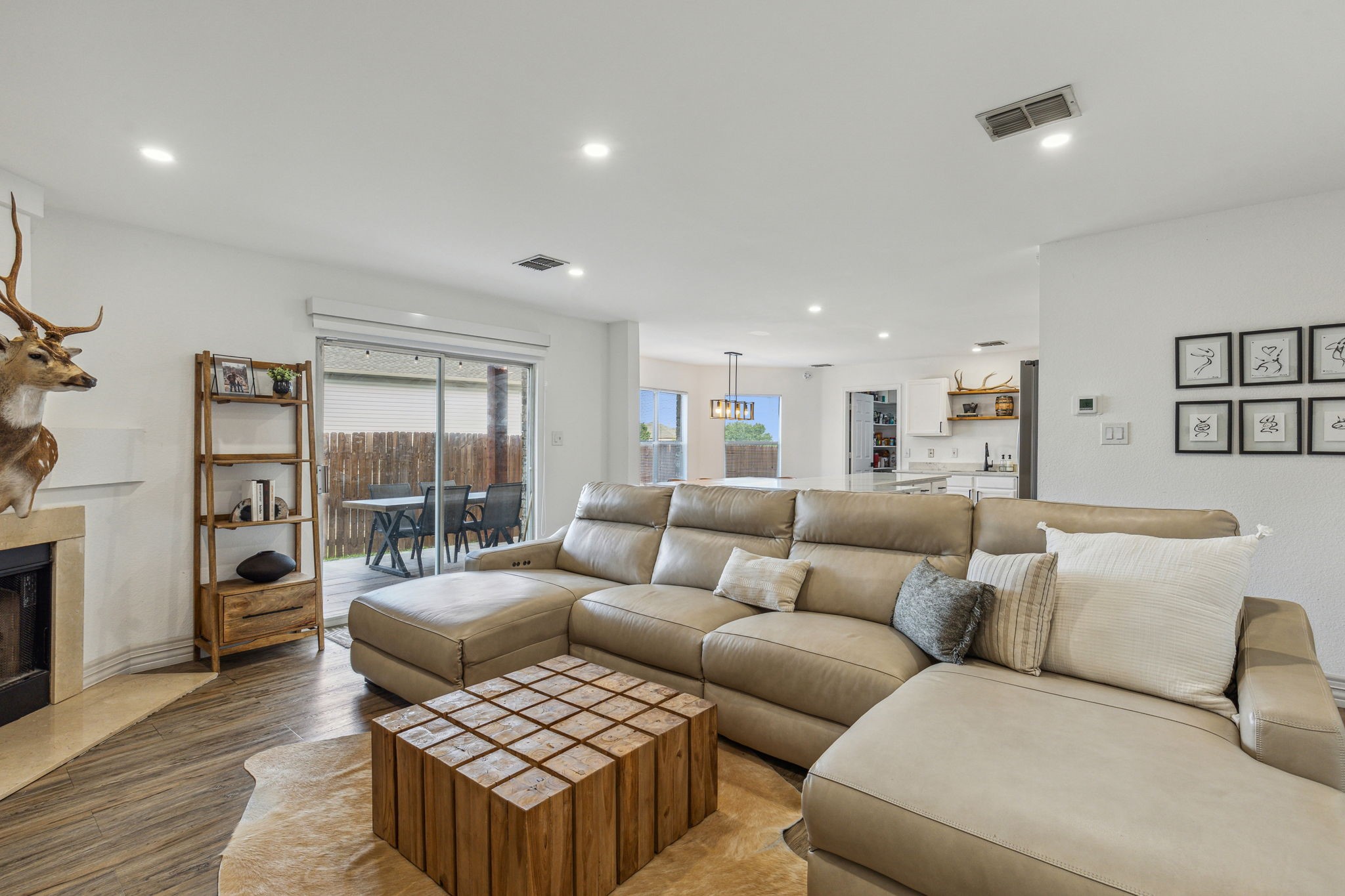 6608 Canyon Oak Drive