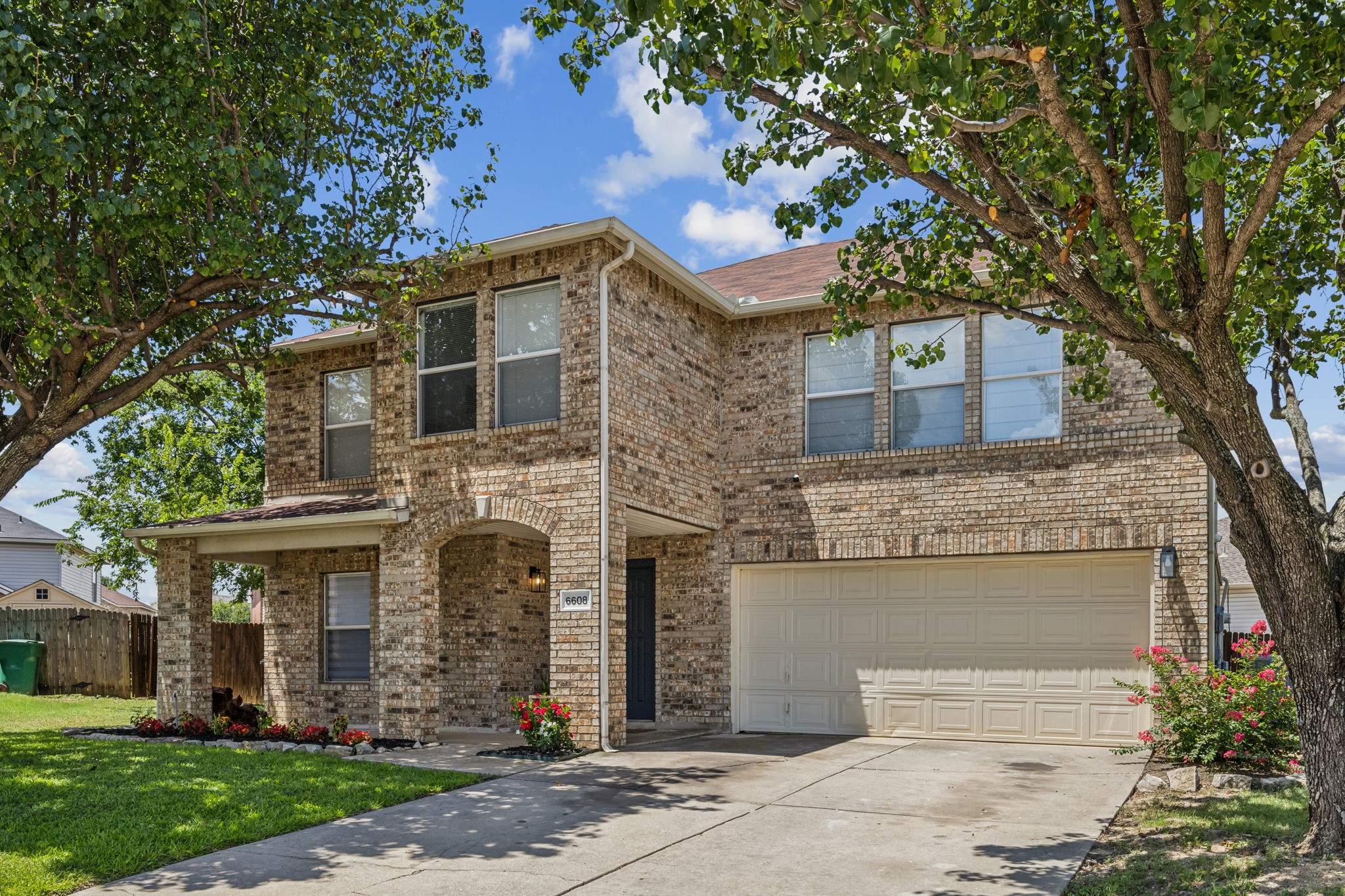 6608 Canyon Oak Drive
