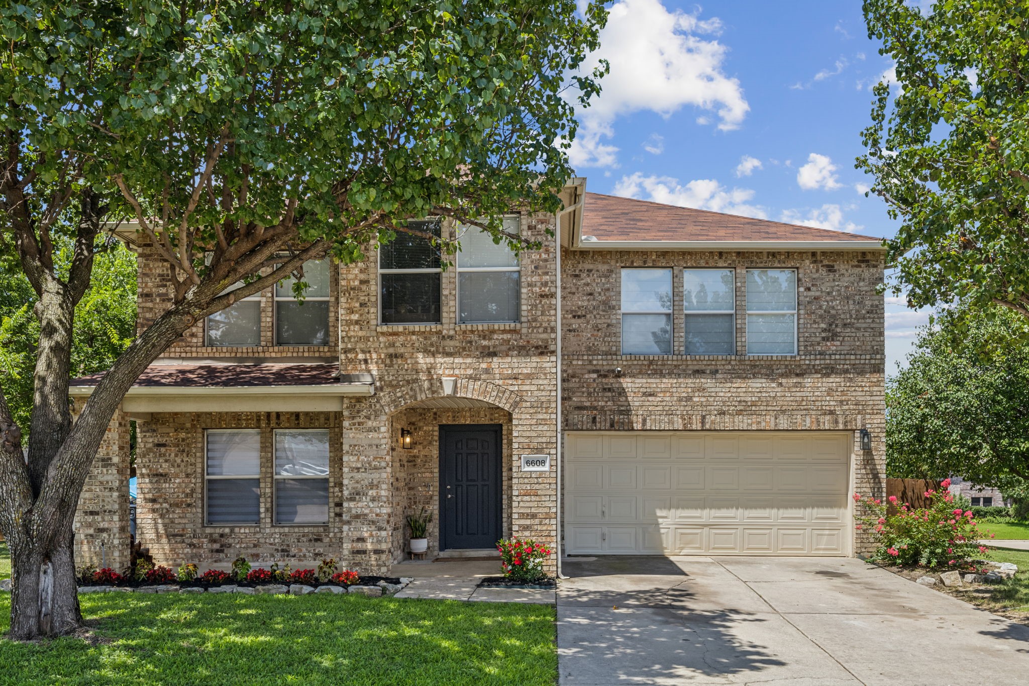 6608 Canyon Oak Drive