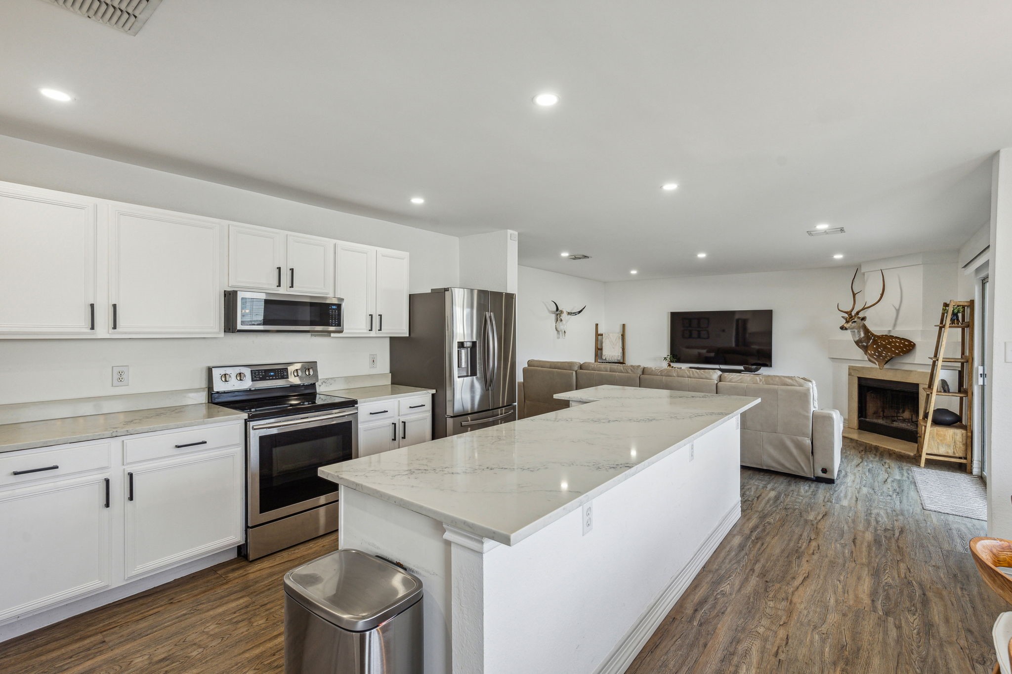 6608 Canyon Oak Drive