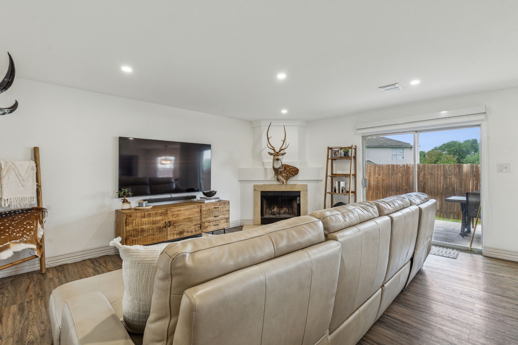 6608 Canyon Oak Drive