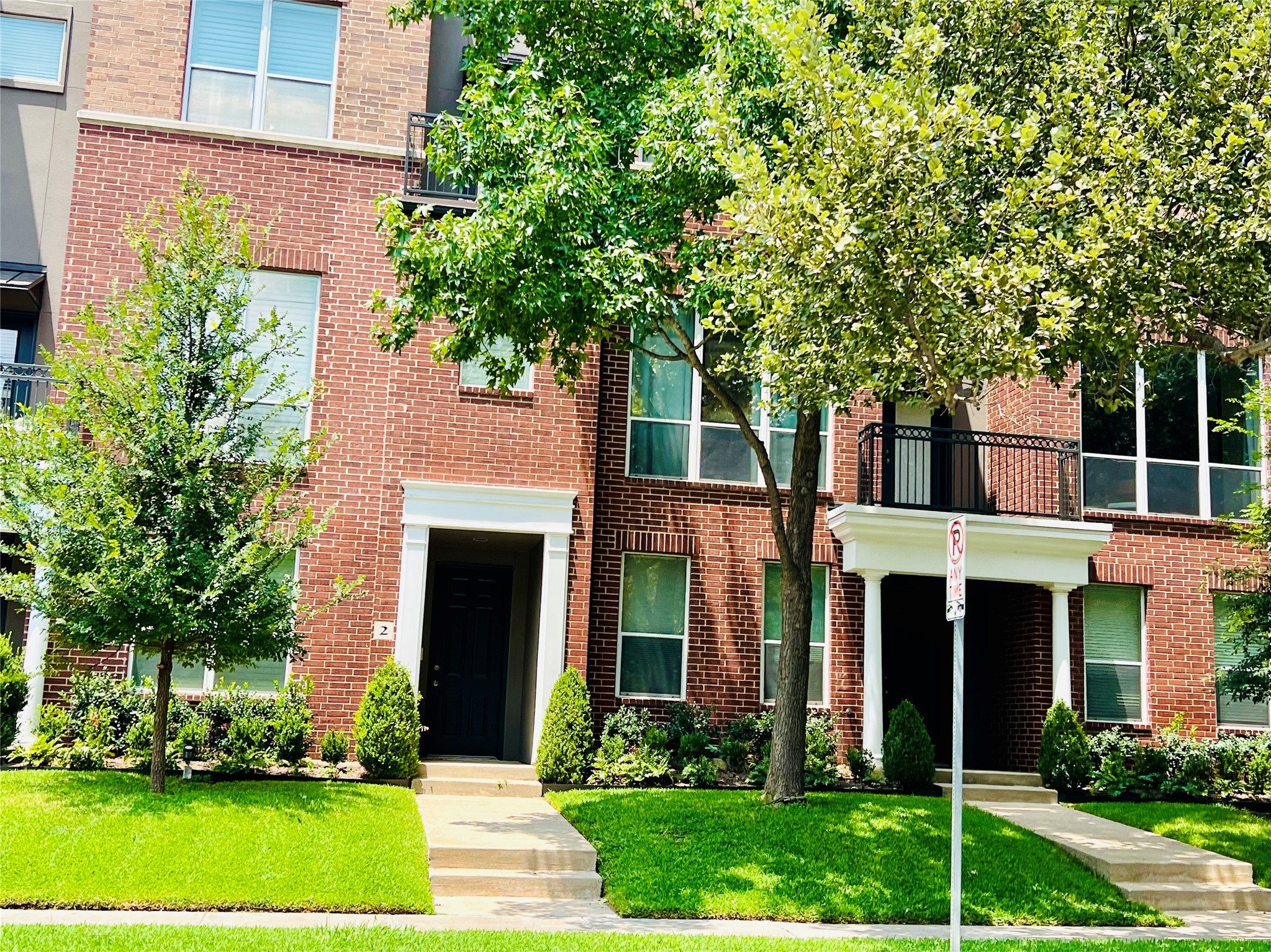 4411 Mckinney Avenue 2