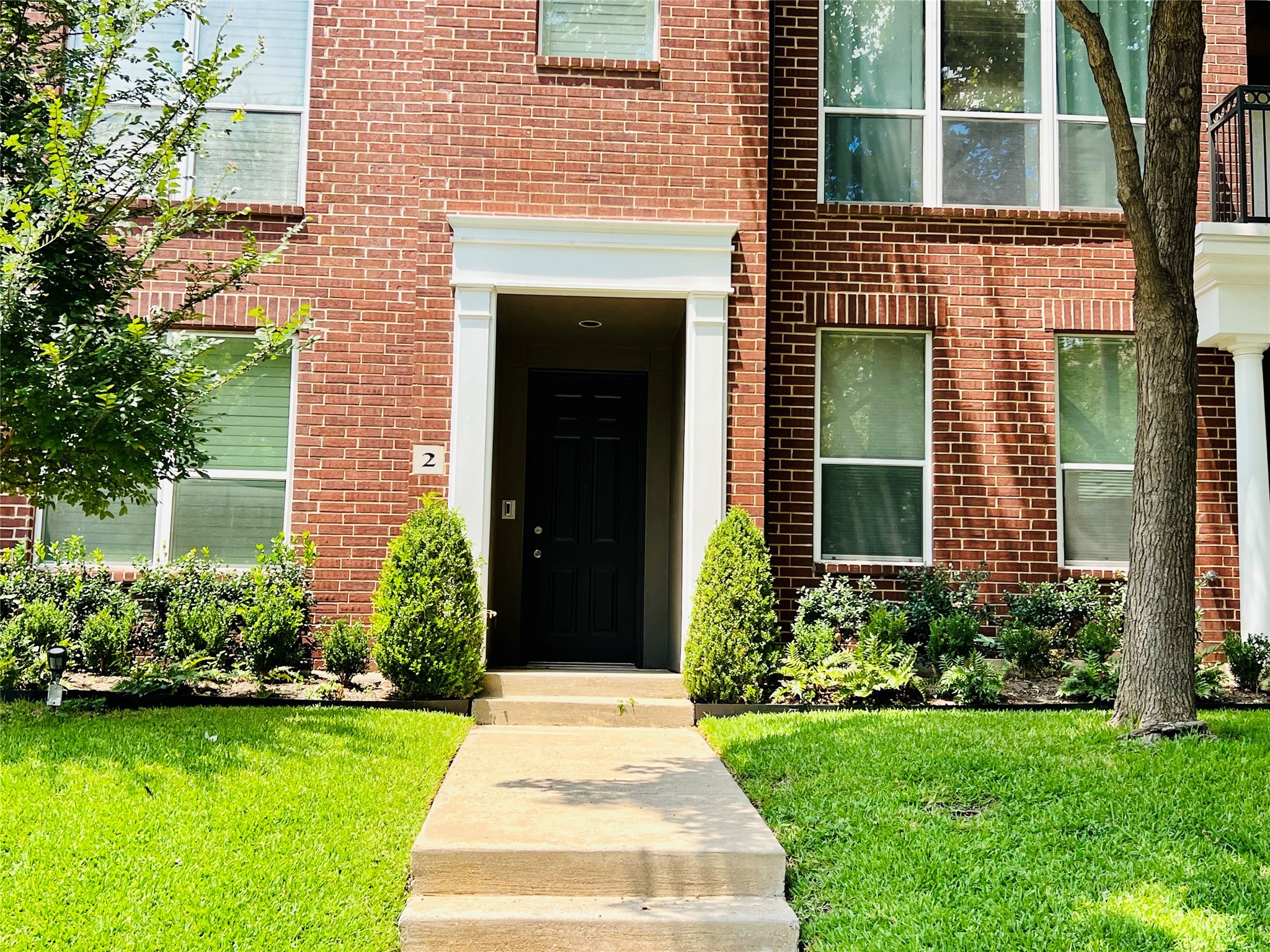 4411 Mckinney Avenue 2