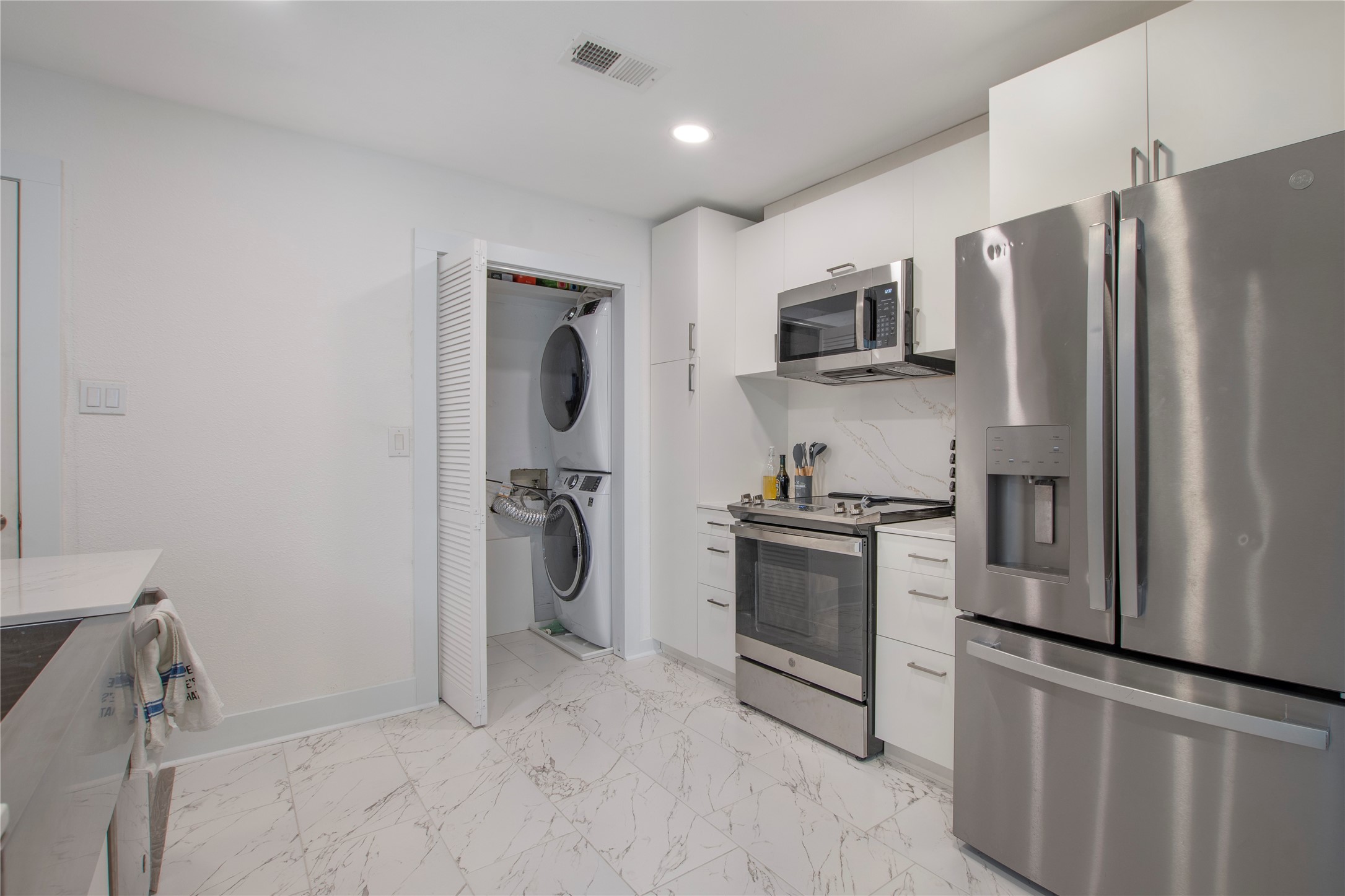 5200 Martel Avenue 3P
