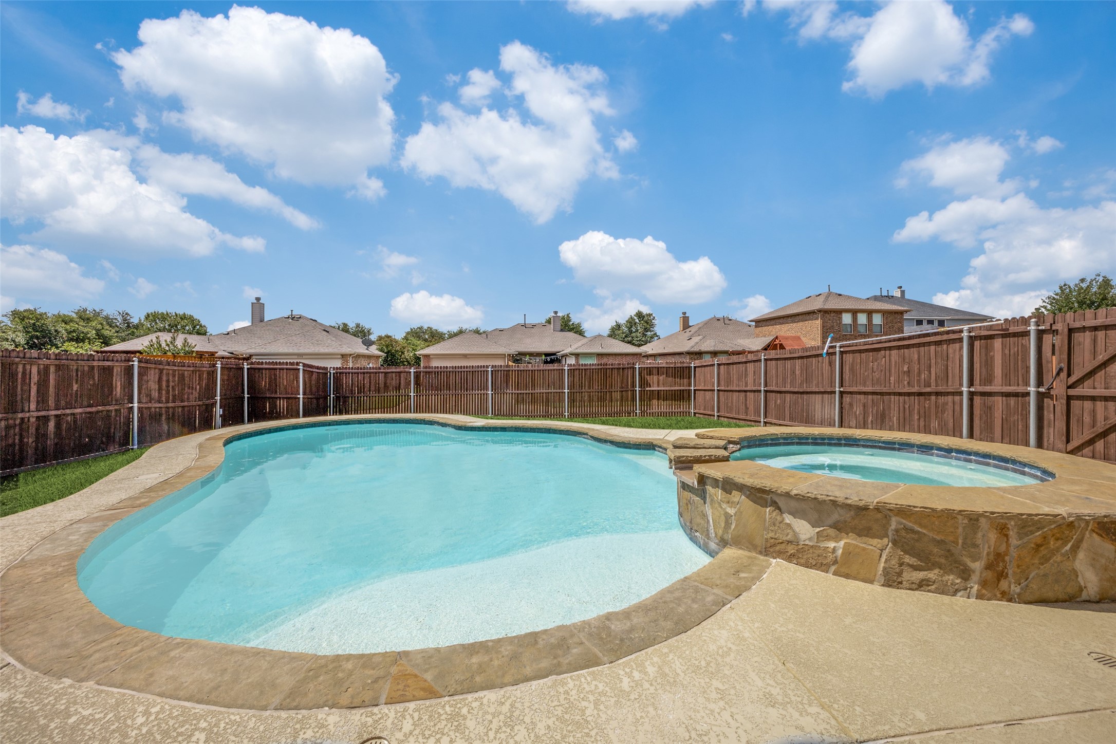1385 White Water Lane