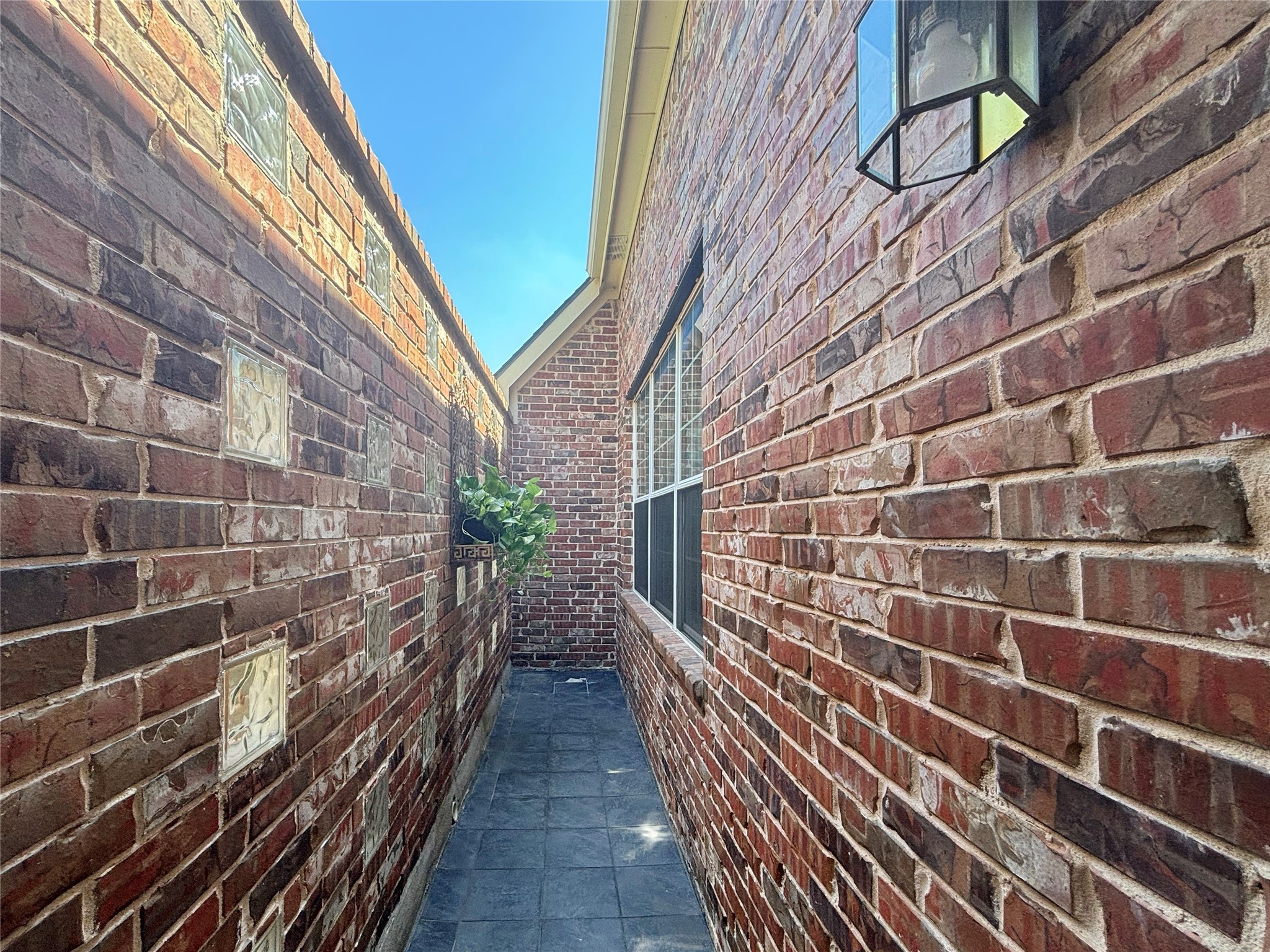 3208 Forestbrook Drive