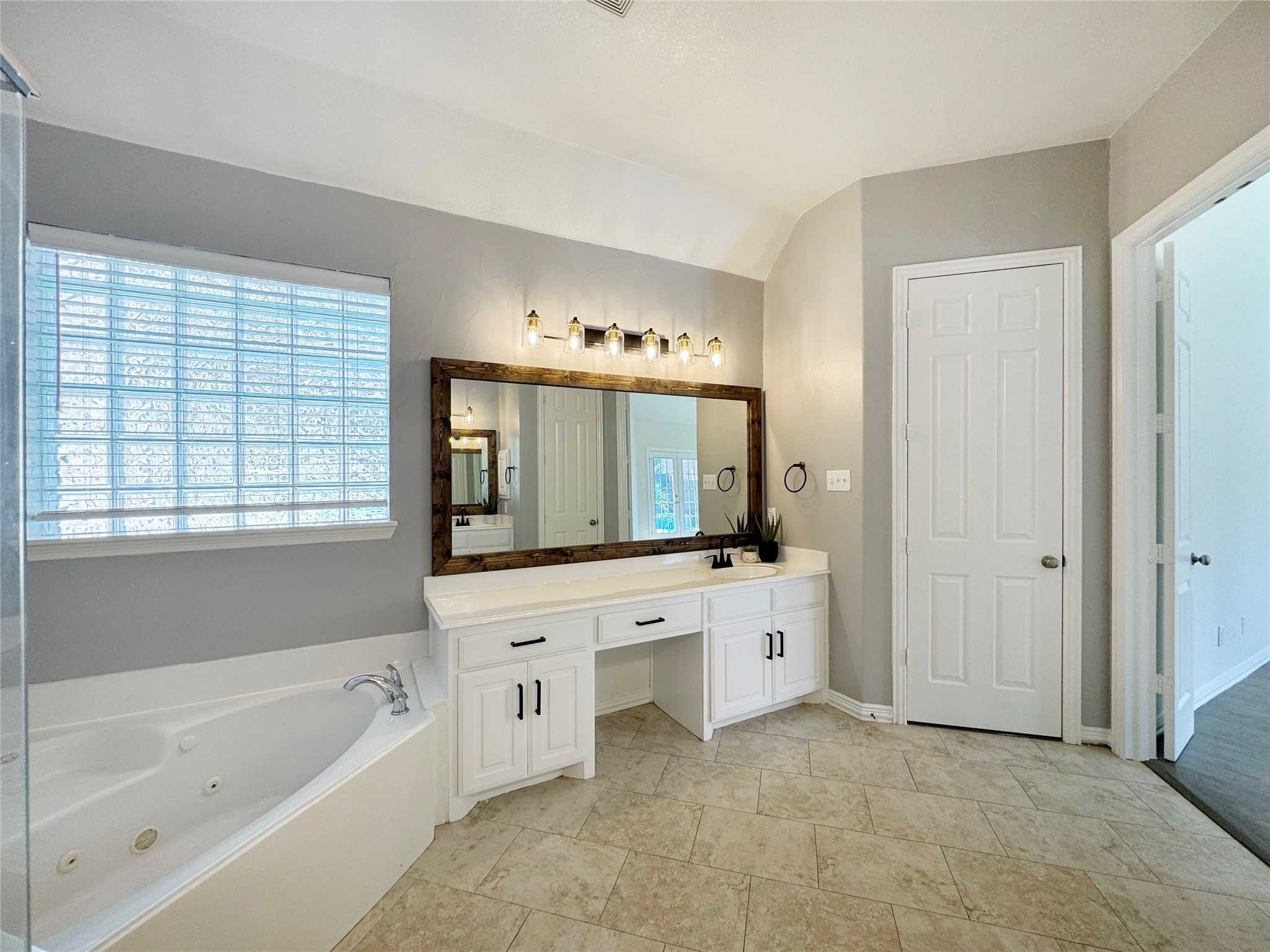 3208 Forestbrook Drive