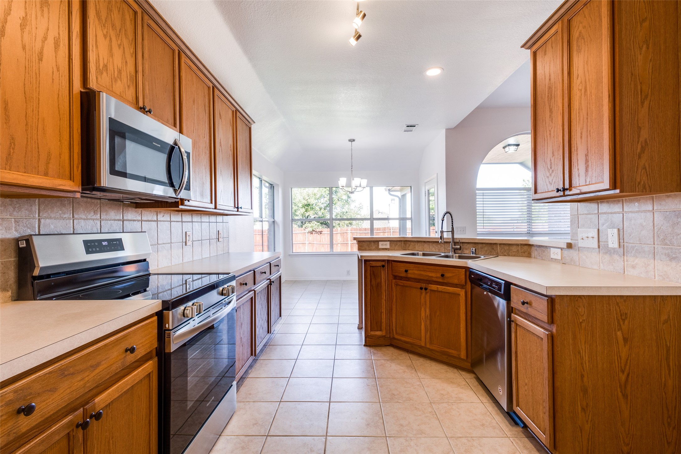 2736 Stallion Drive