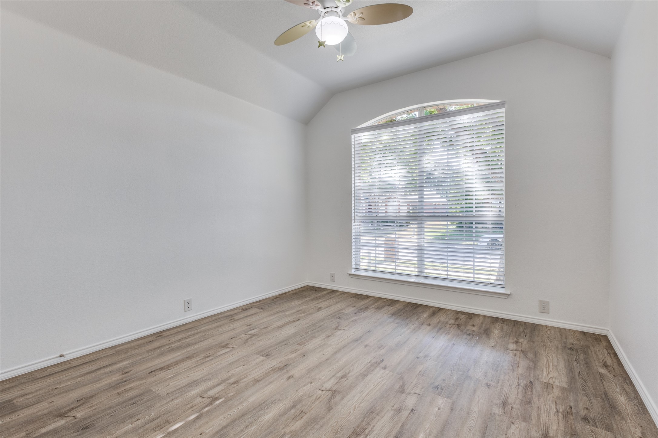 2736 Stallion Drive