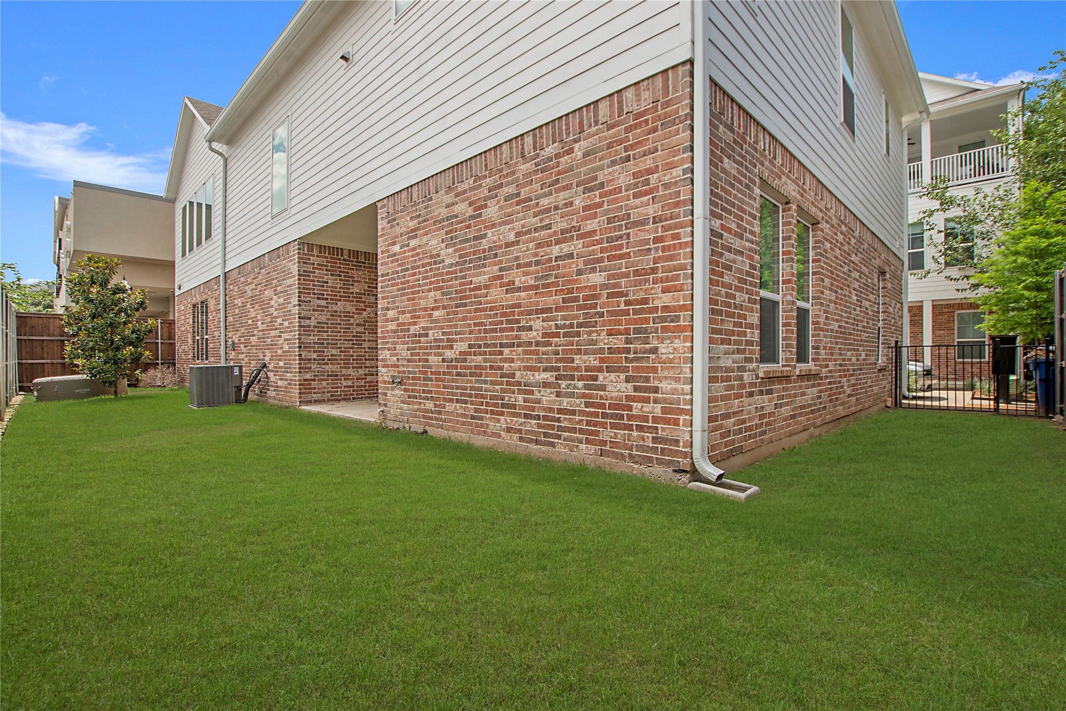 1005 Cavour Place