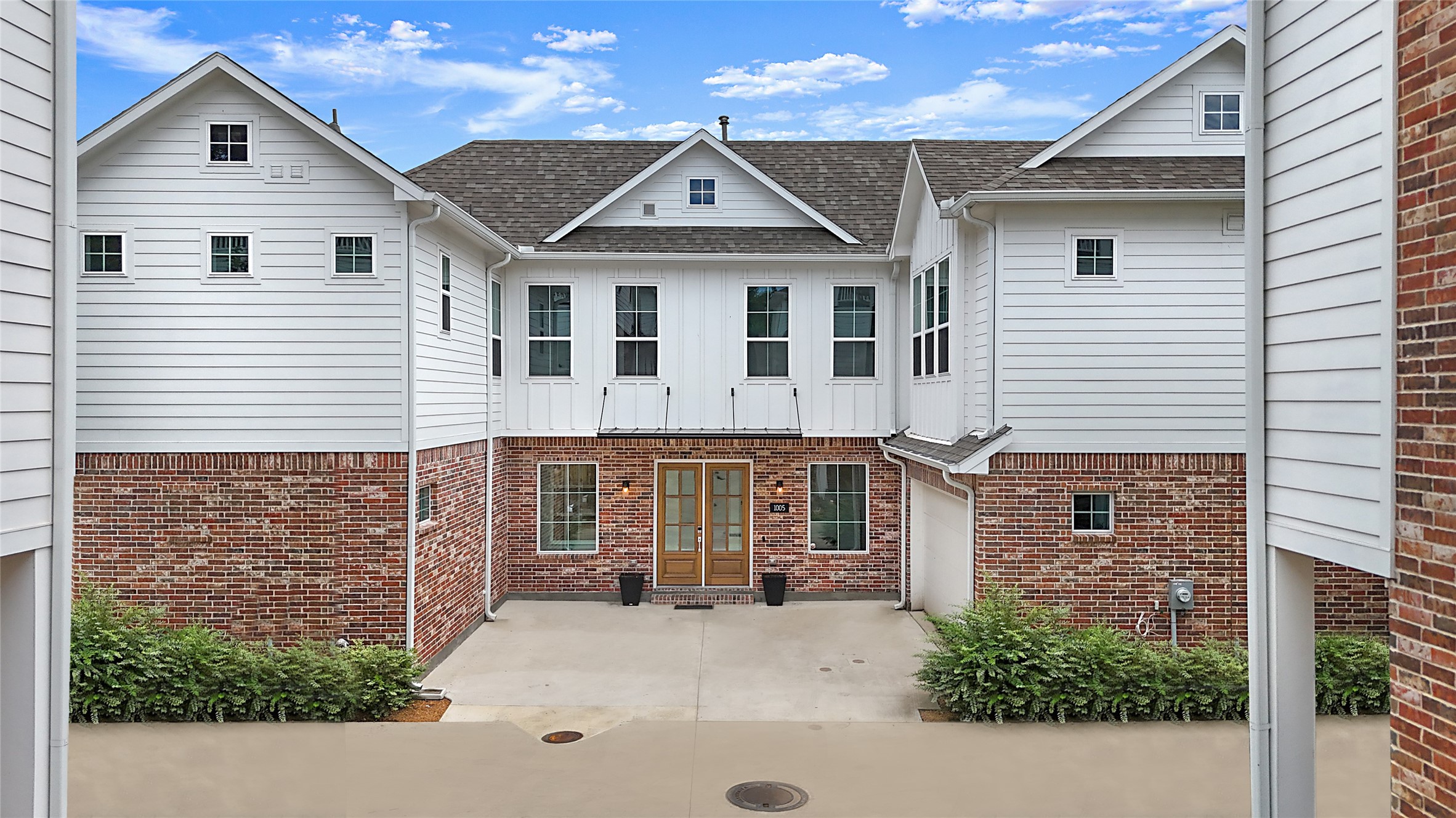 1005 Cavour Place