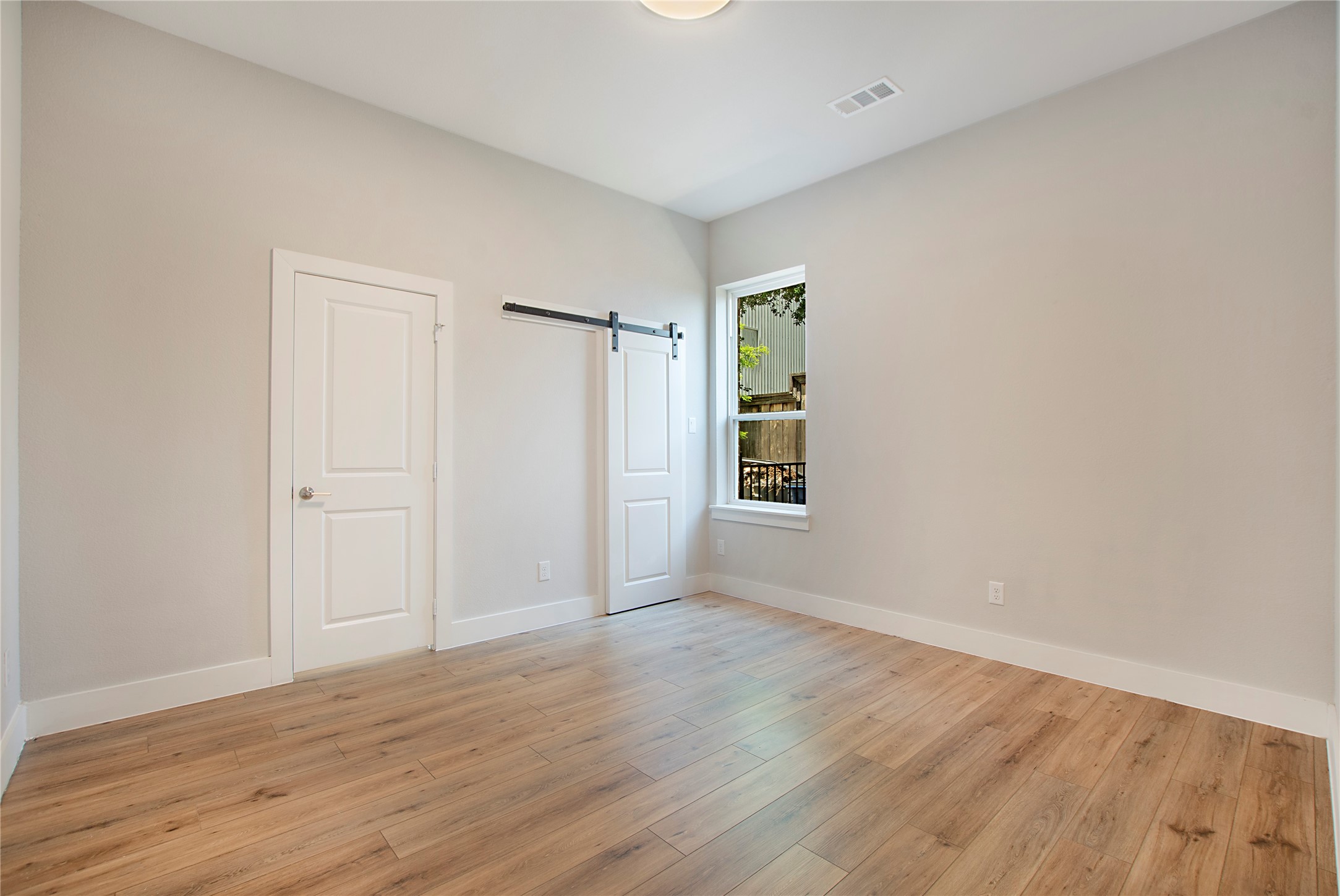 1005 Cavour Place