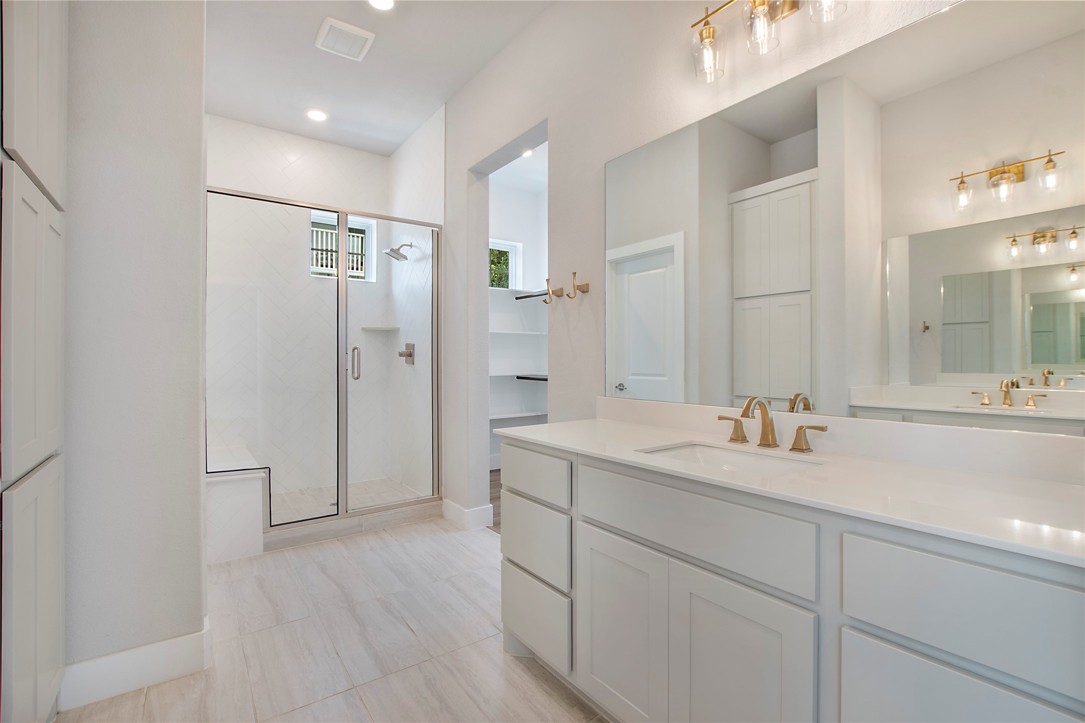 1005 Cavour Place