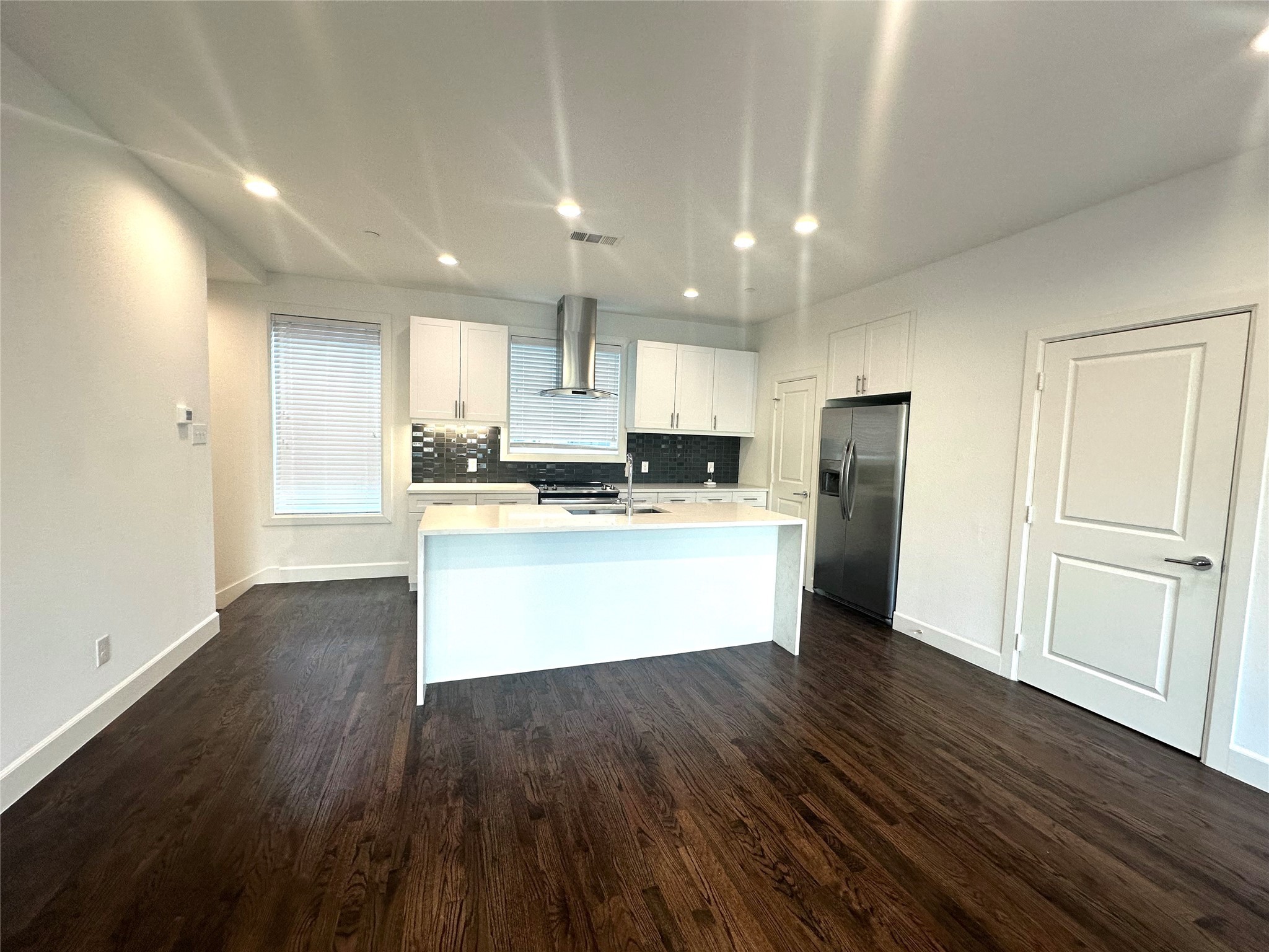 3241 Rosedale Avenue 8