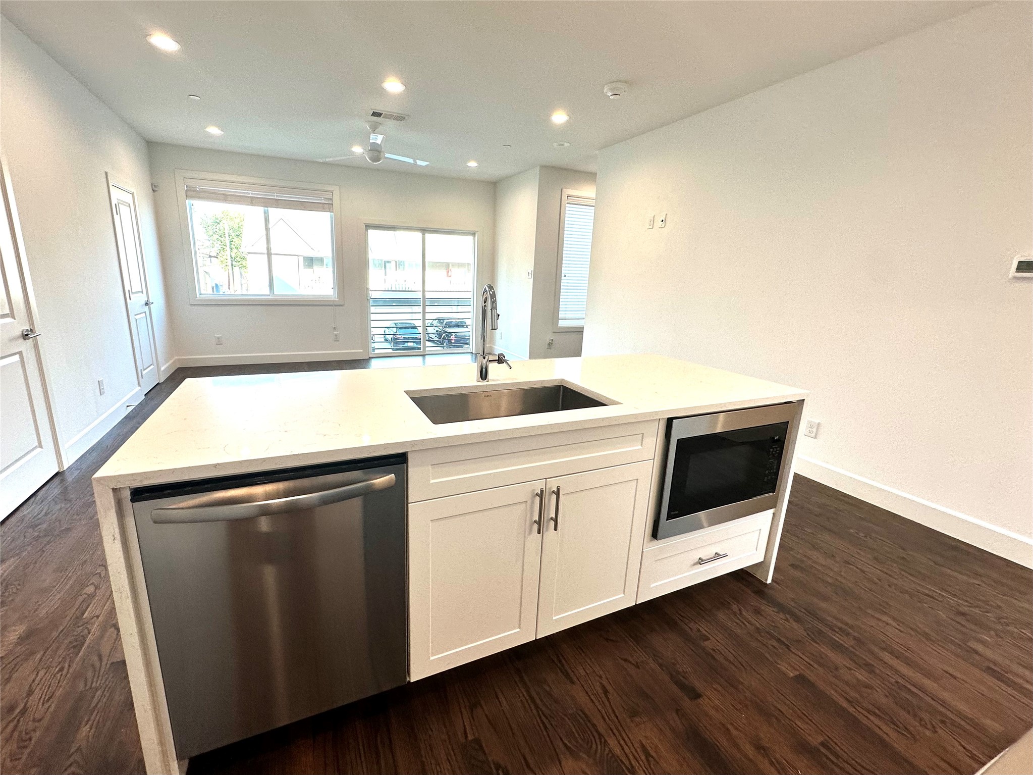3241 Rosedale Avenue 8