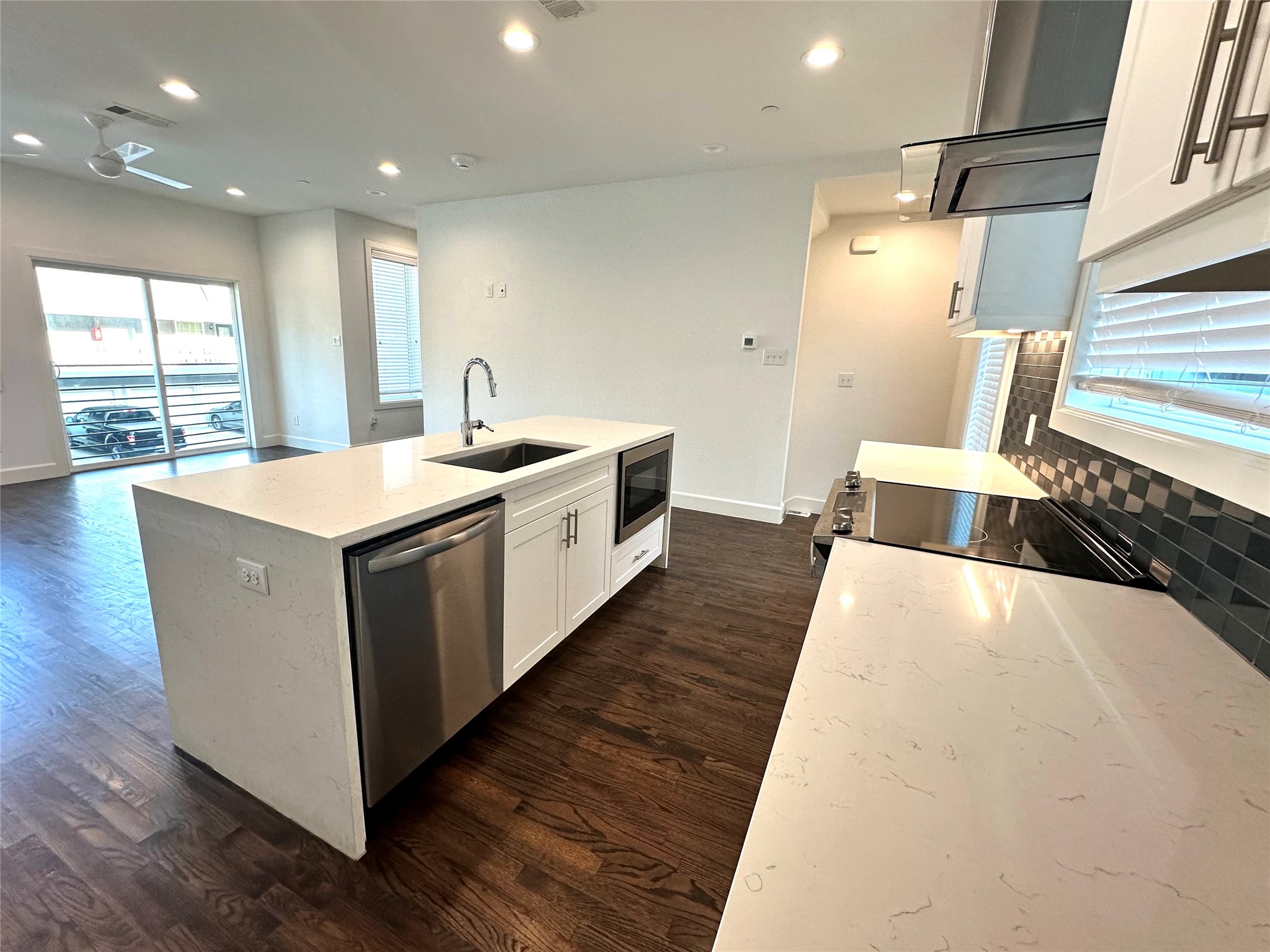 3241 Rosedale Avenue 8