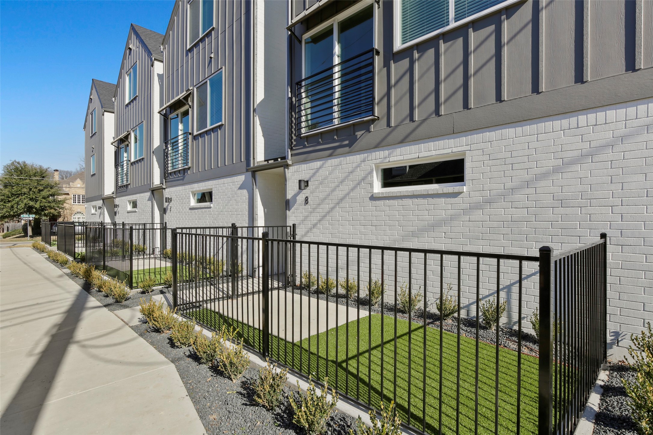 3241 Rosedale Avenue 8