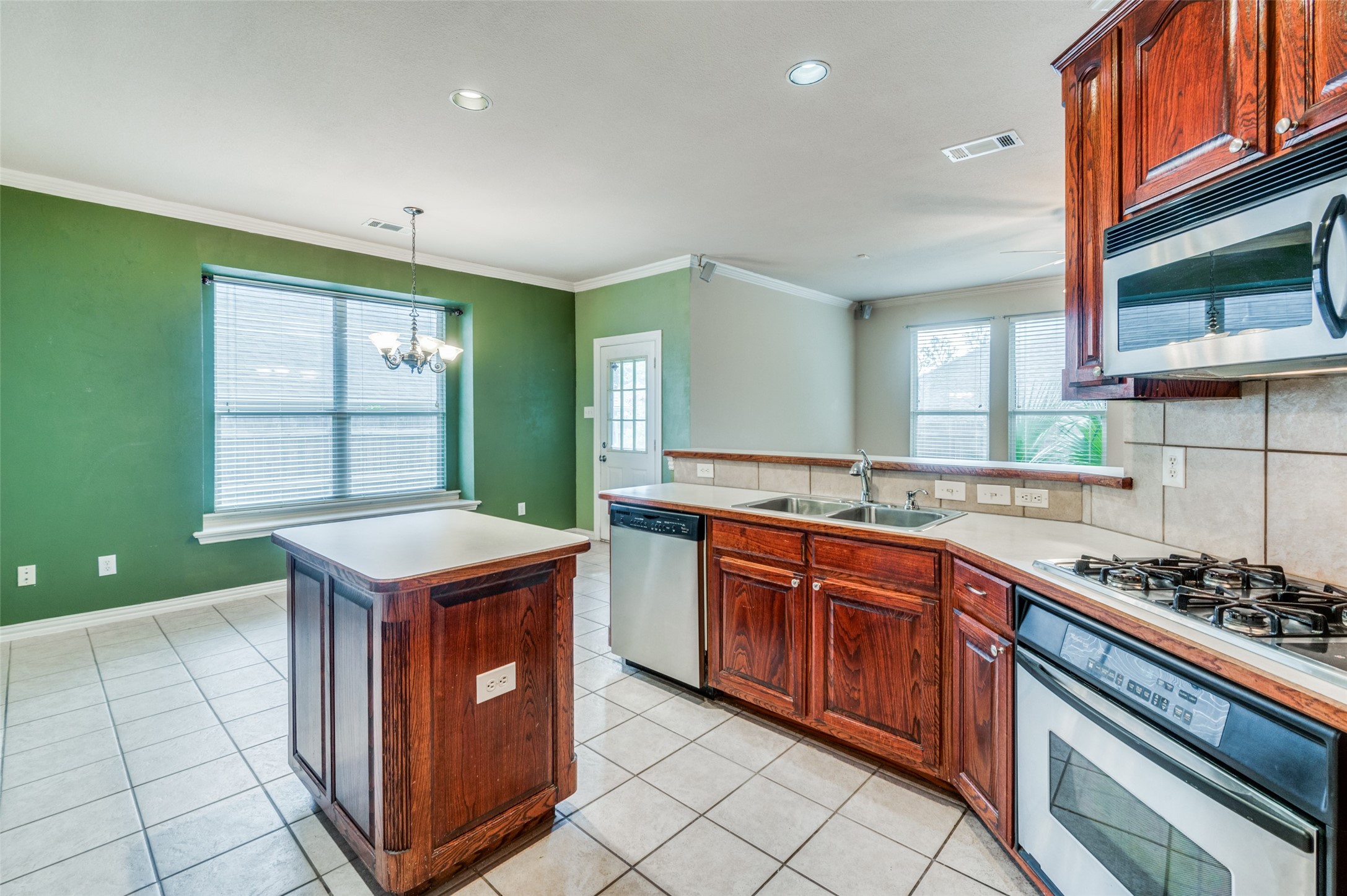 1228 Orchard Breeze