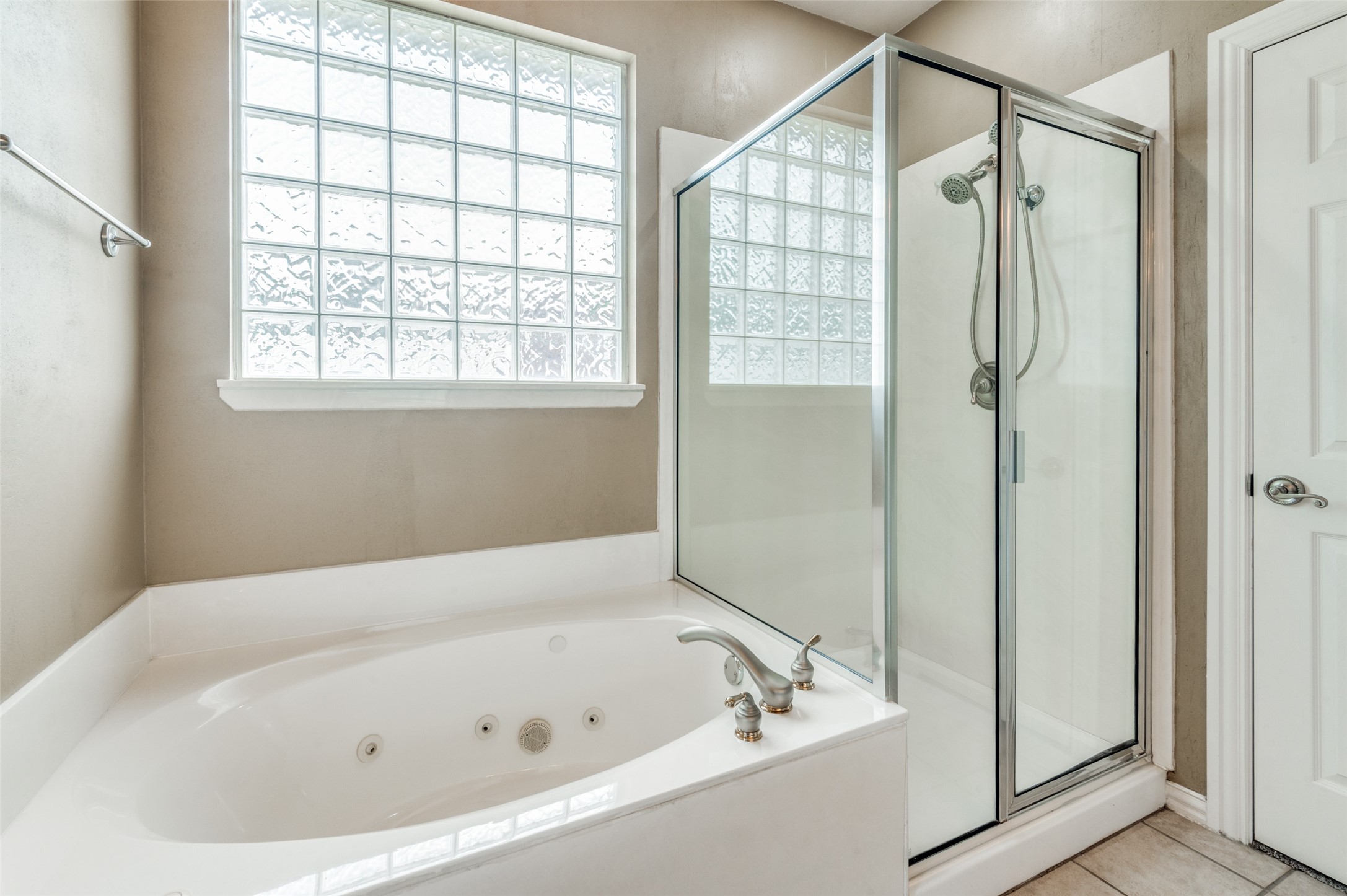 1228 Orchard Breeze