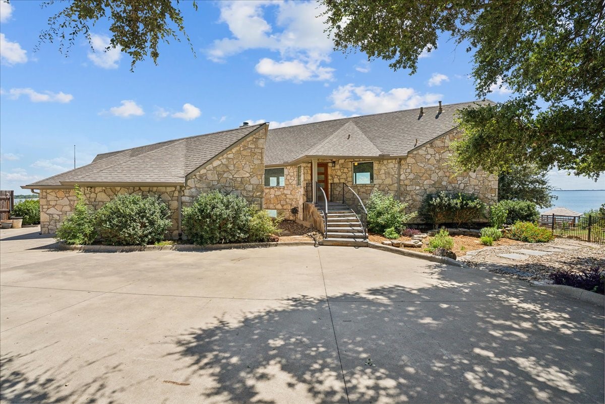 840 Highridge Drive