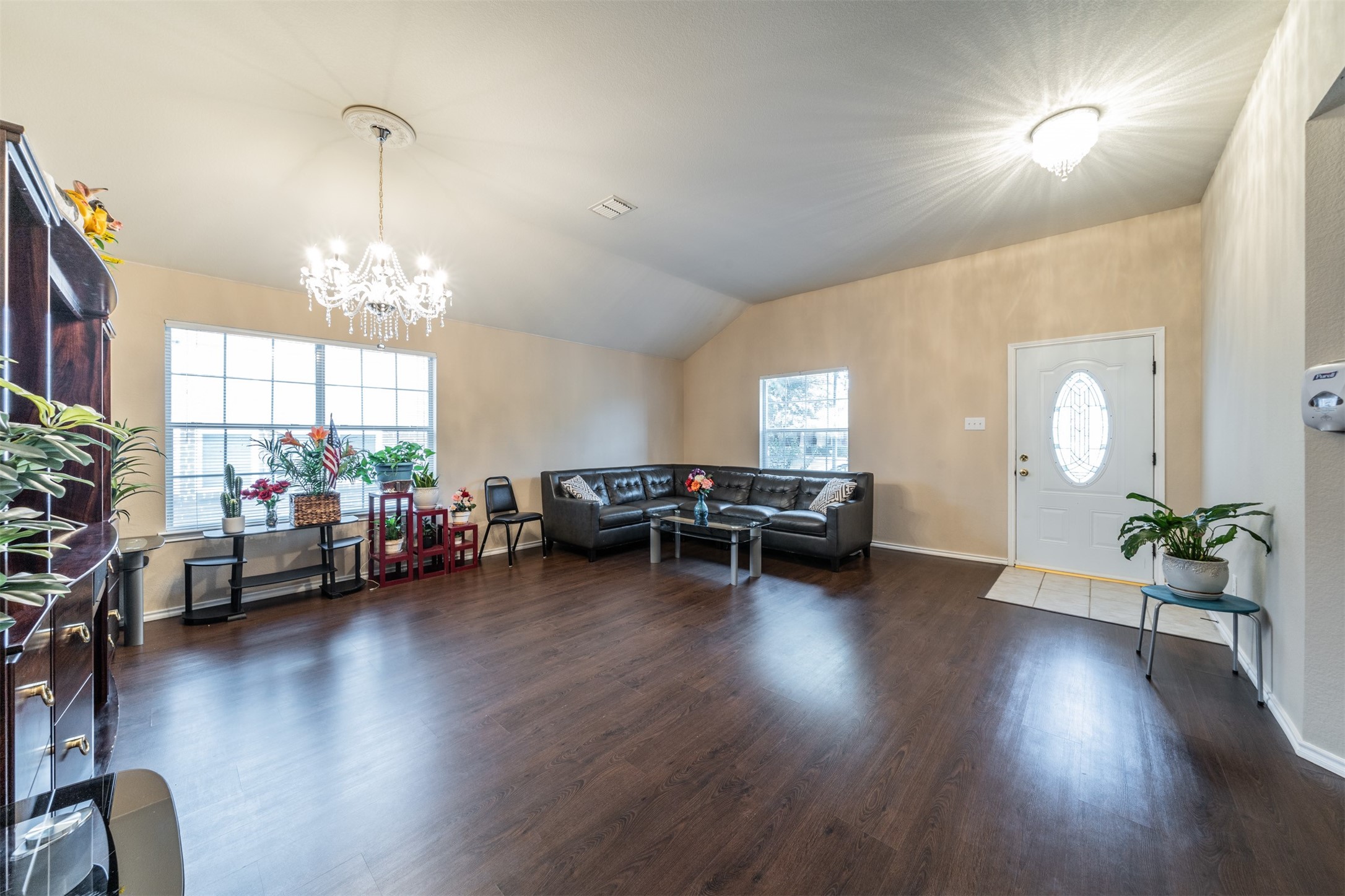 1236 Pepperidge Lane
