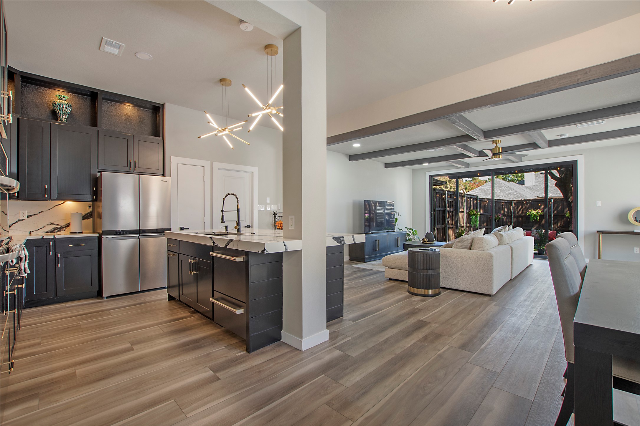 7152 Fox Drive