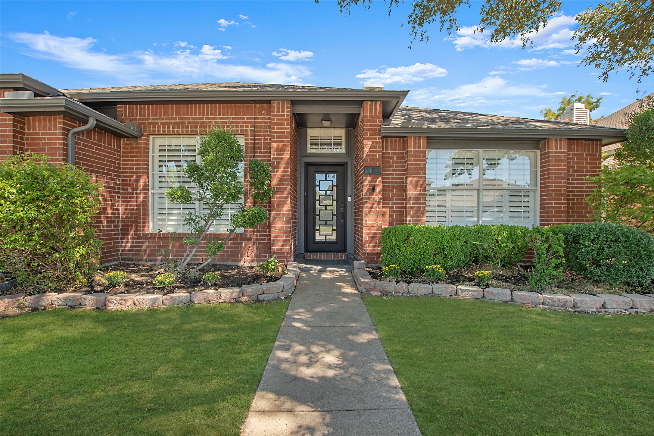 7152 Fox Drive