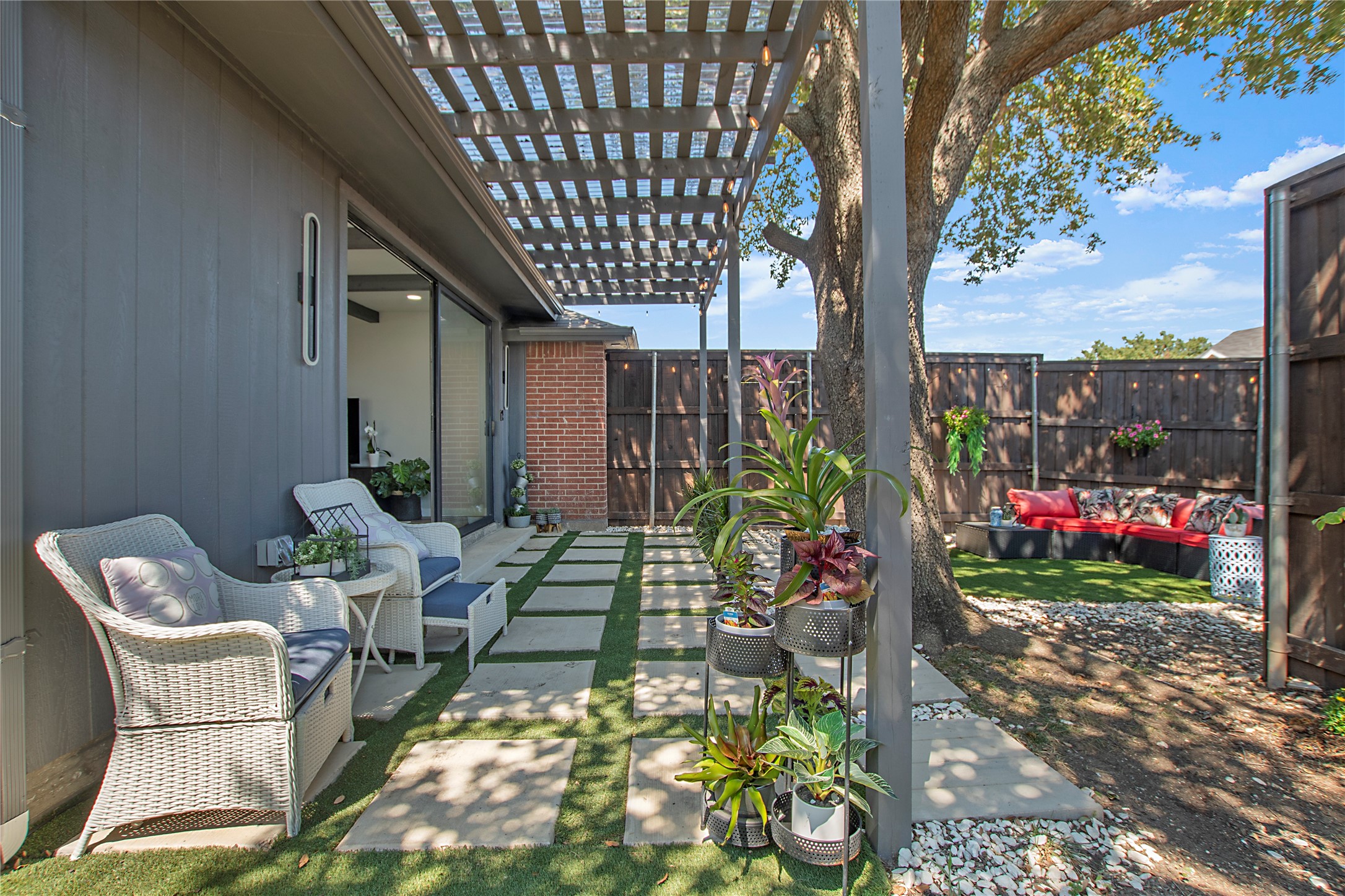 7152 Fox Drive