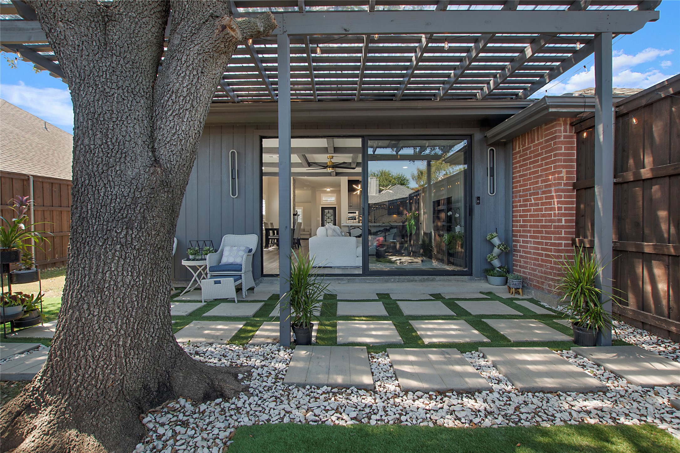 7152 Fox Drive