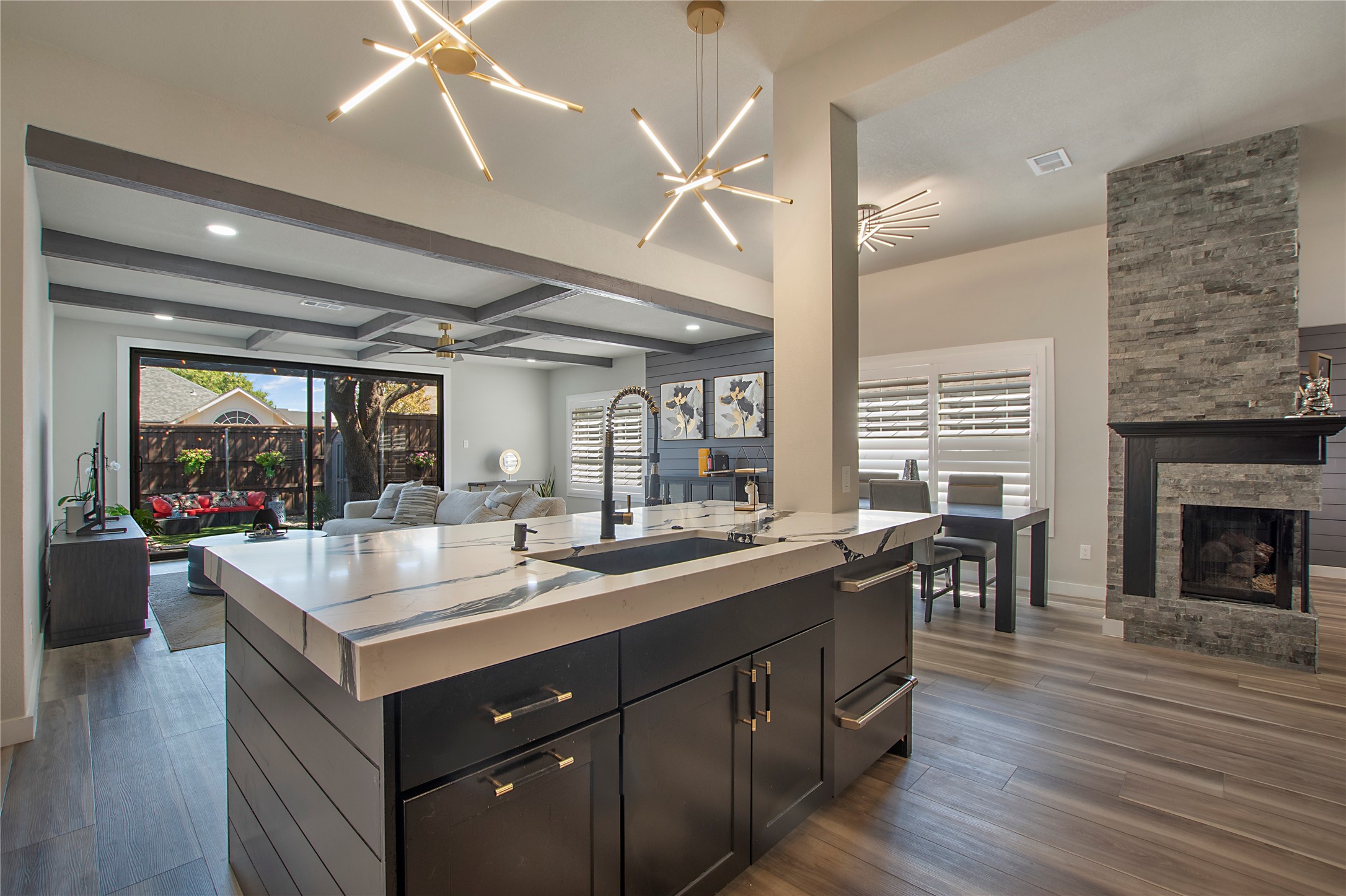 7152 Fox Drive