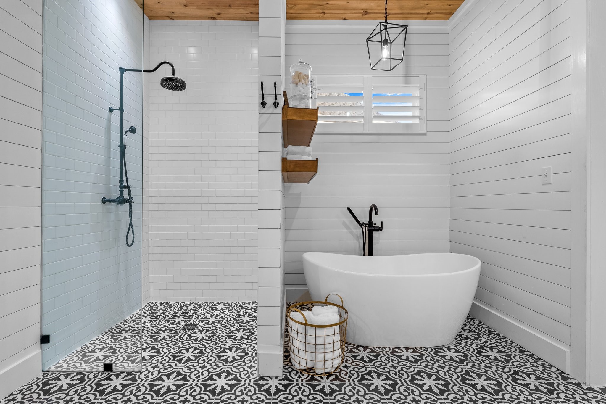 2100 Tremont Boulevard