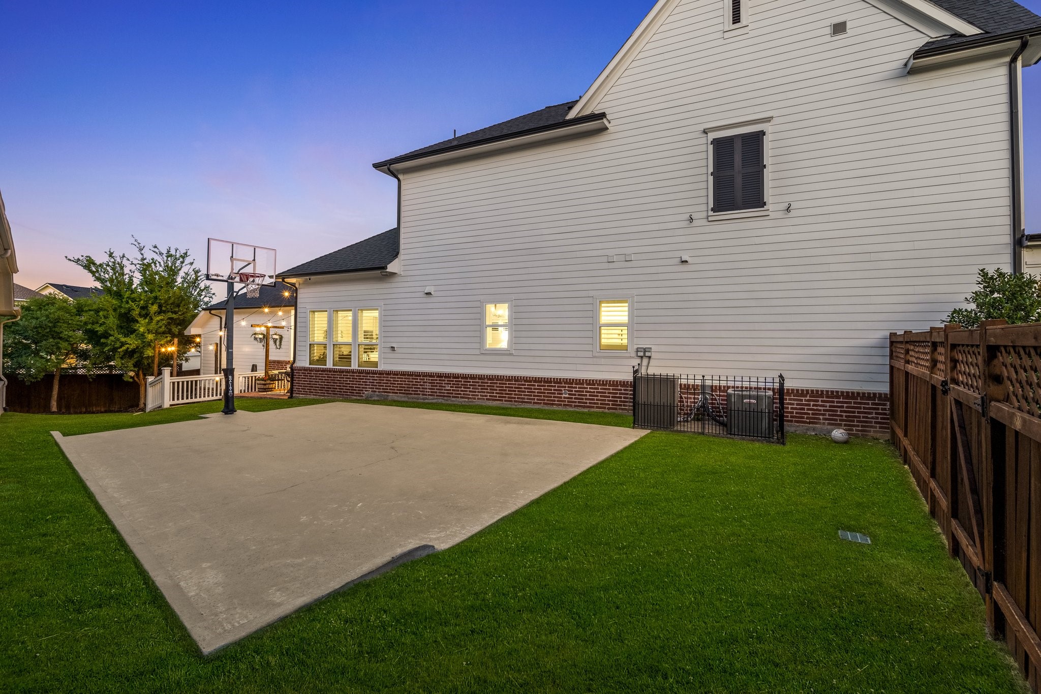 2100 Tremont Boulevard