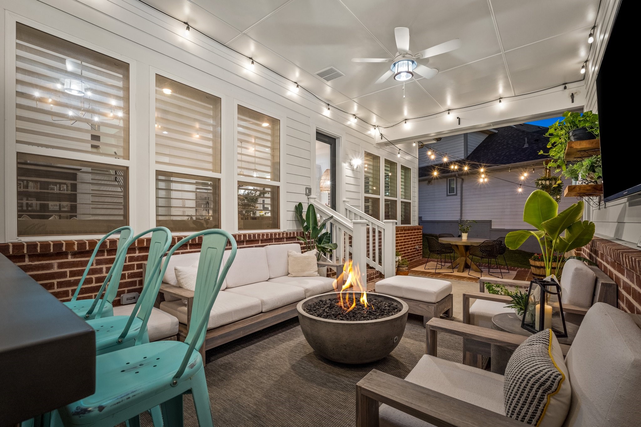 2100 Tremont Boulevard