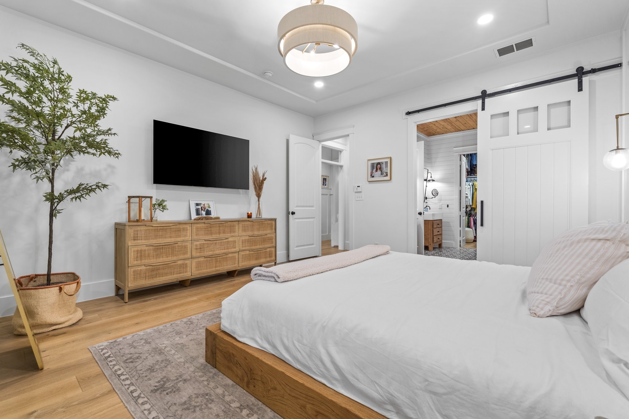 2100 Tremont Boulevard