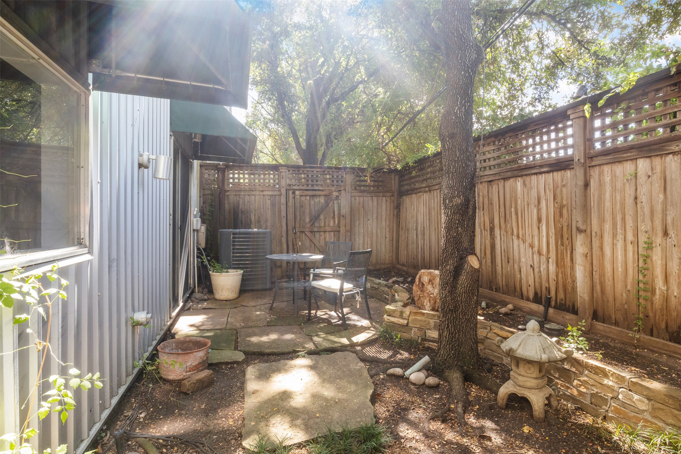 3809 San Jacinto Street E