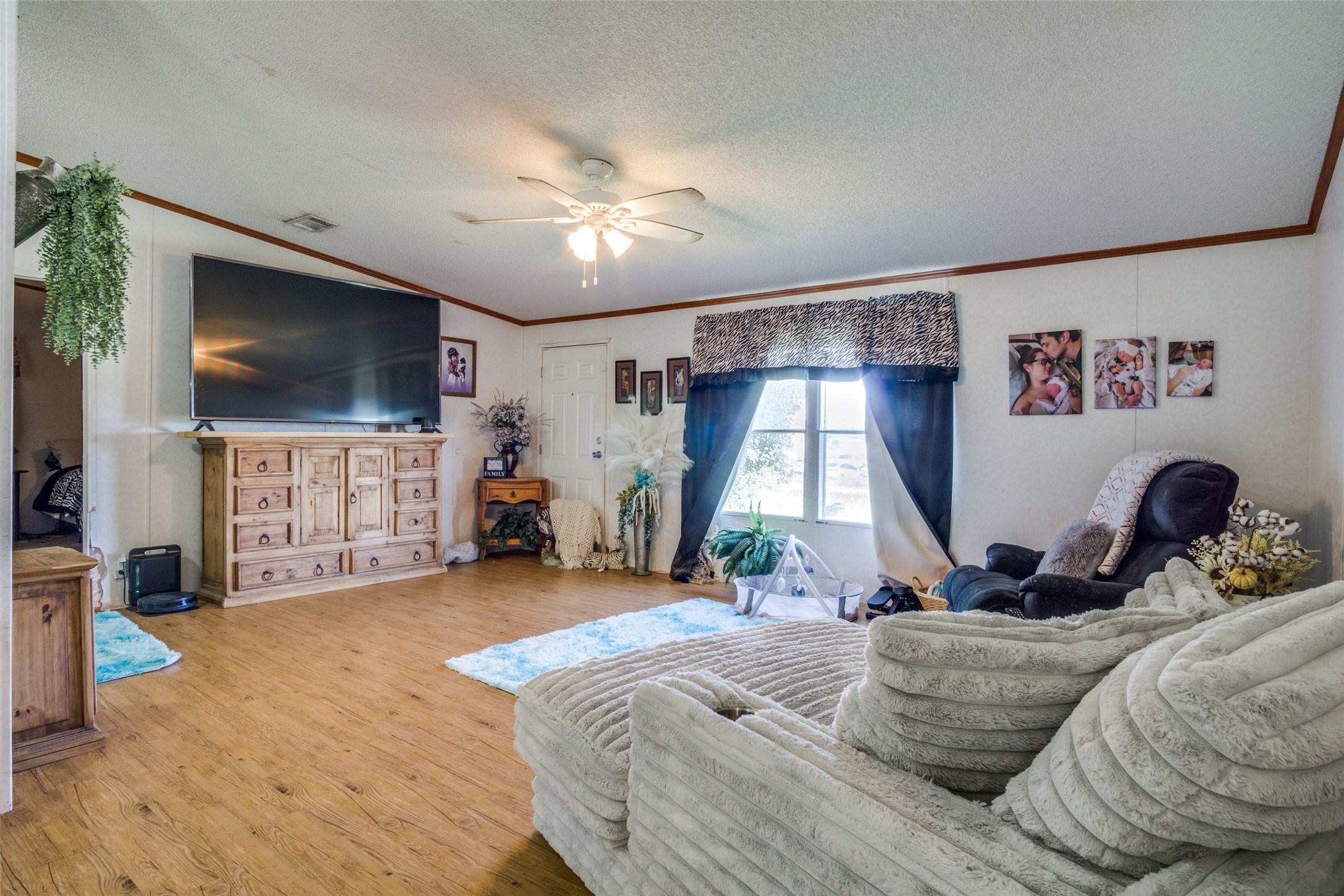 1537 Wild Horse Lane